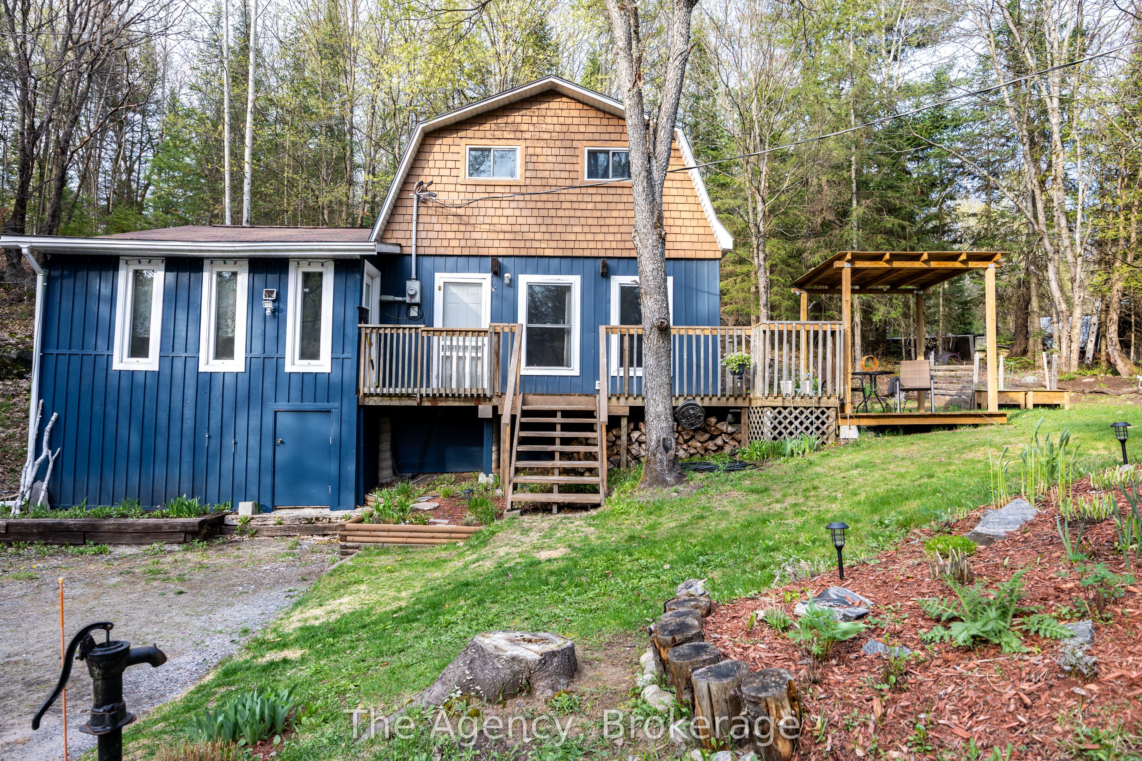 1094 Springdale Park Road N Property Photo 1