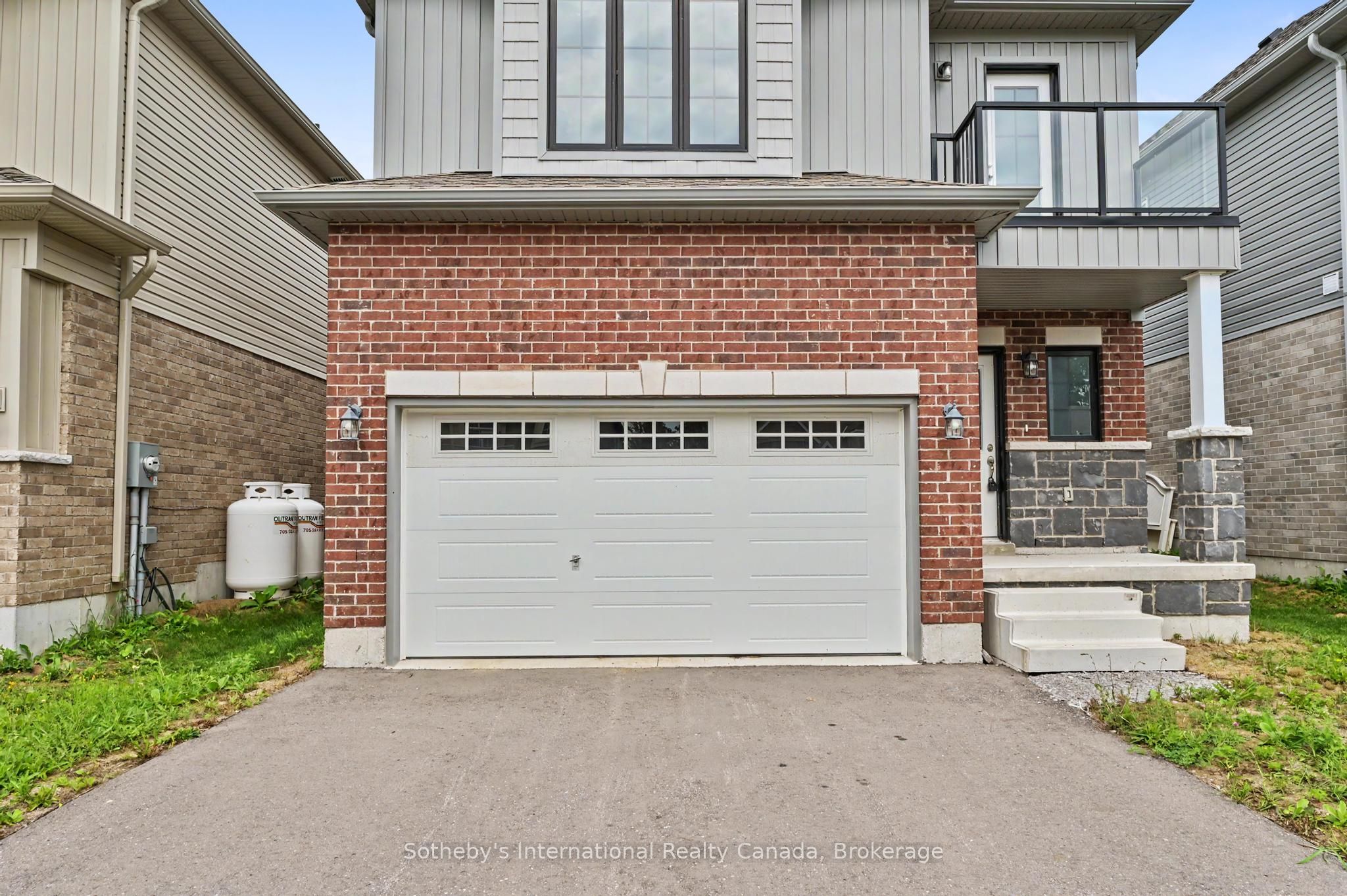 12 Hillcroft Way Property Photo 2