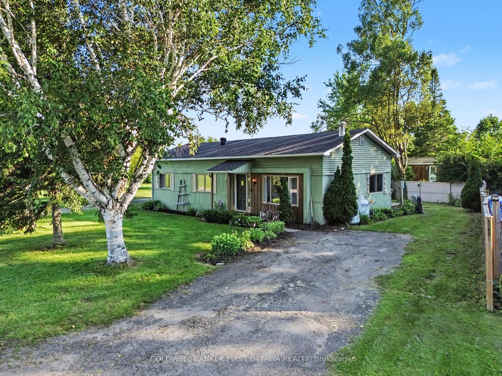17 Bridle Path Property Photo 1