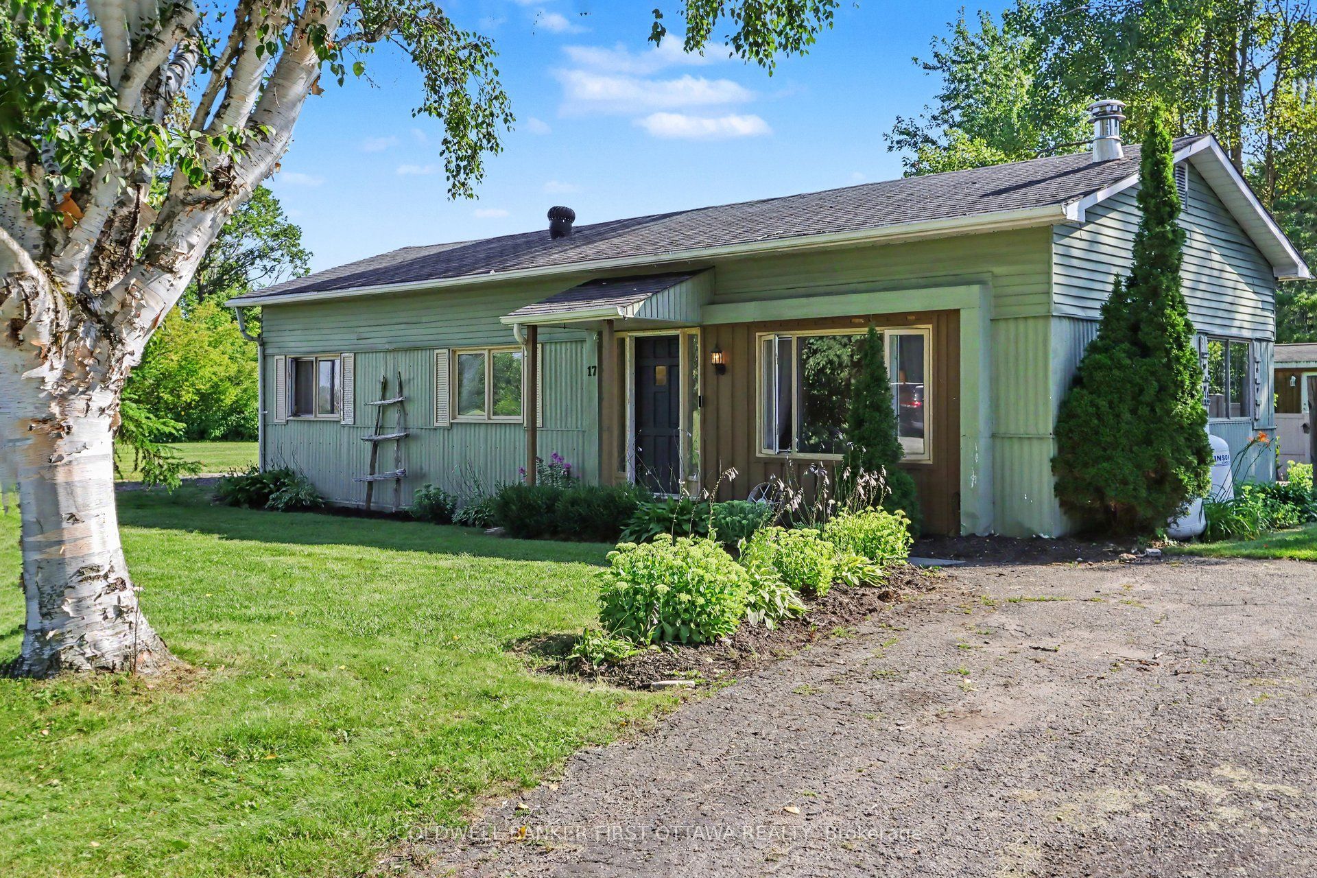 17 Bridle Path Property Photo 2