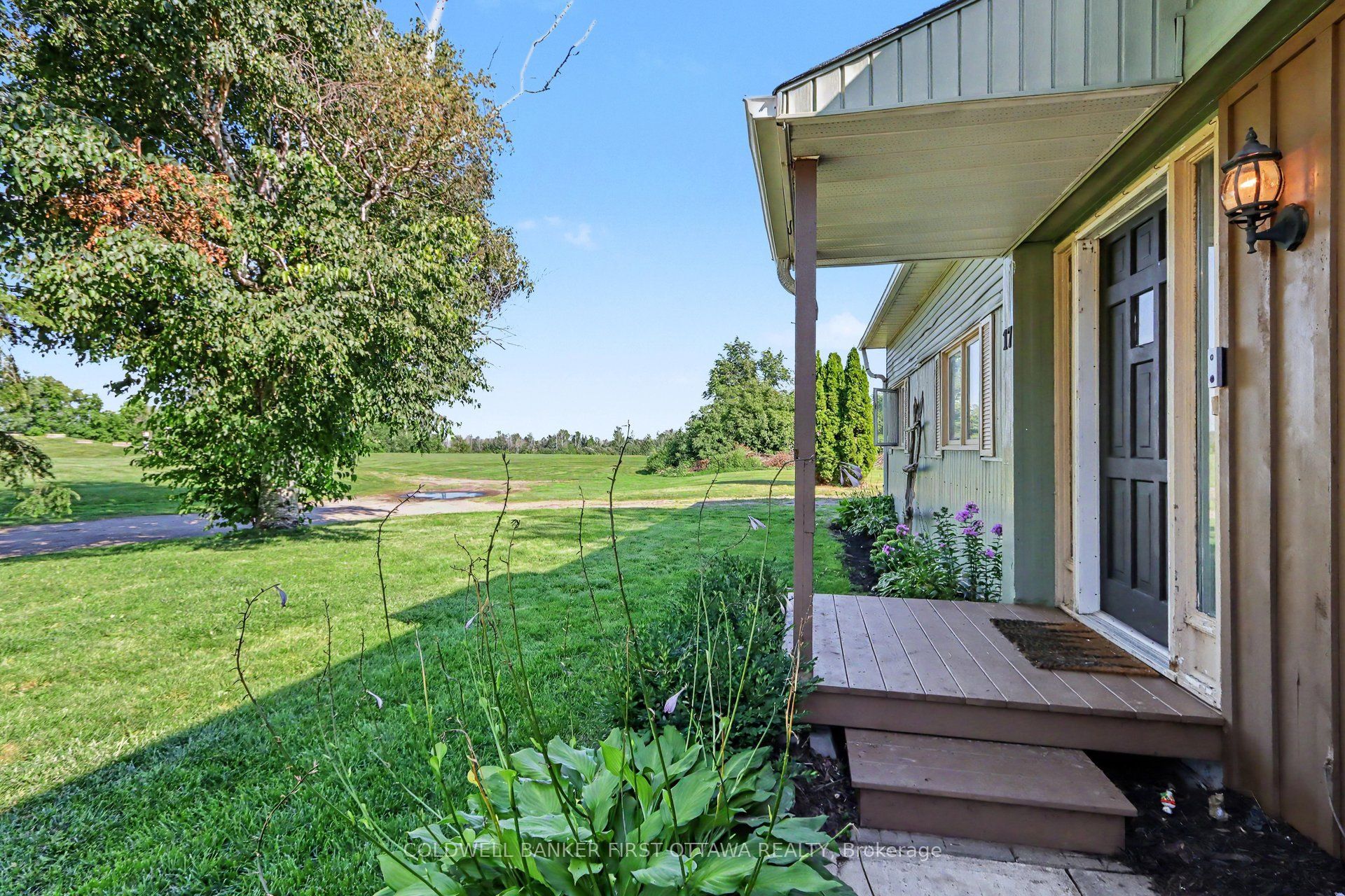 17 Bridle Path Property Photo 4