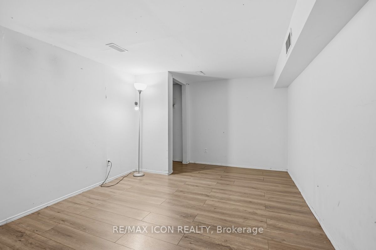 31 Mount Pleasant Avenue Property Photo 34