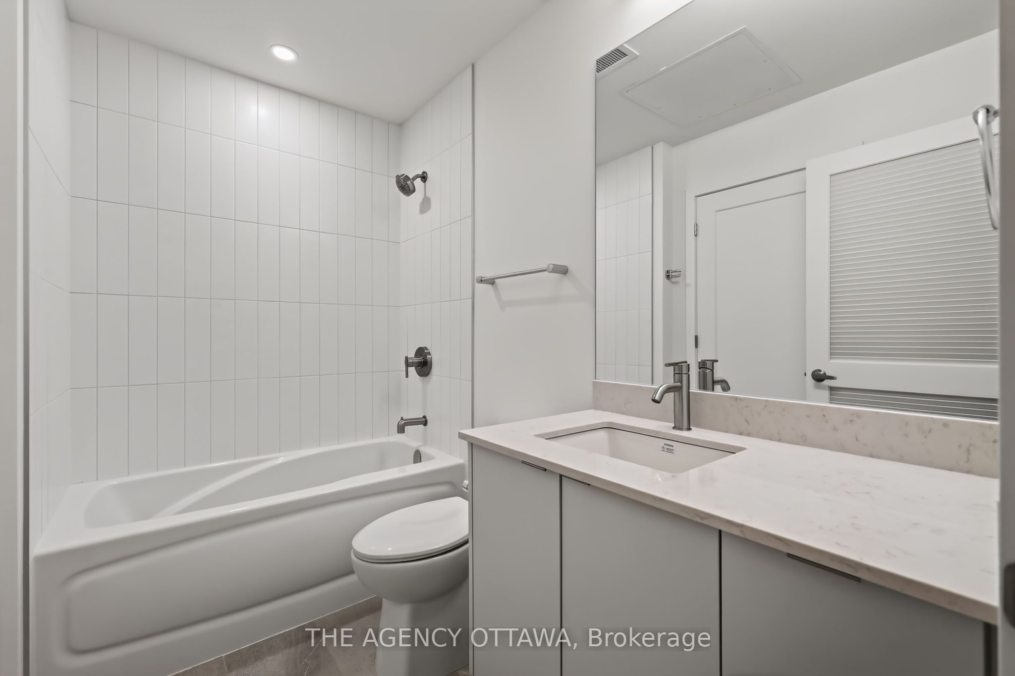 3085 Riverside Drive 201 Property Photo 11
