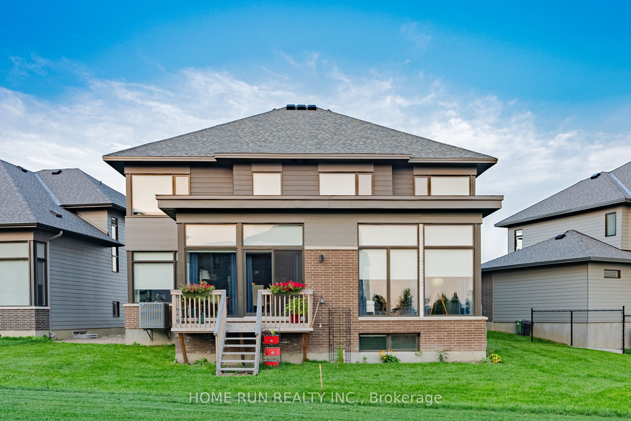 451 Longworth Avenue Property Photo 3