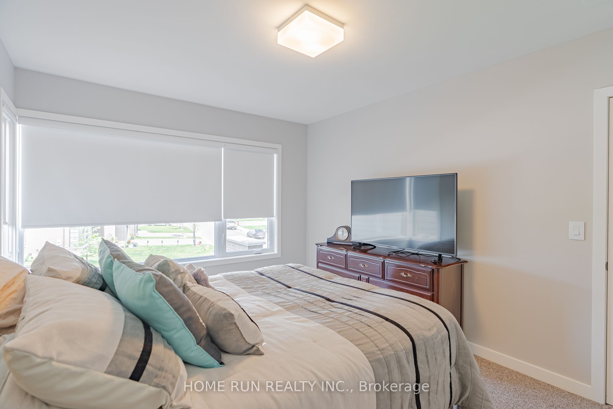 451 Longworth Avenue Property Photo 33