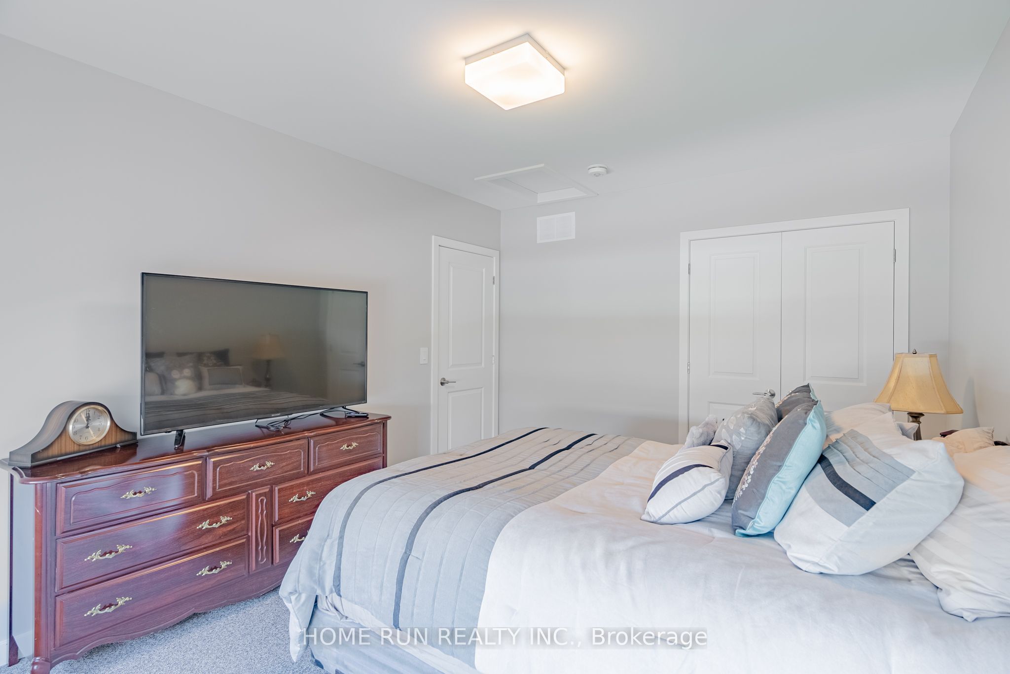 451 Longworth Avenue Property Photo 34