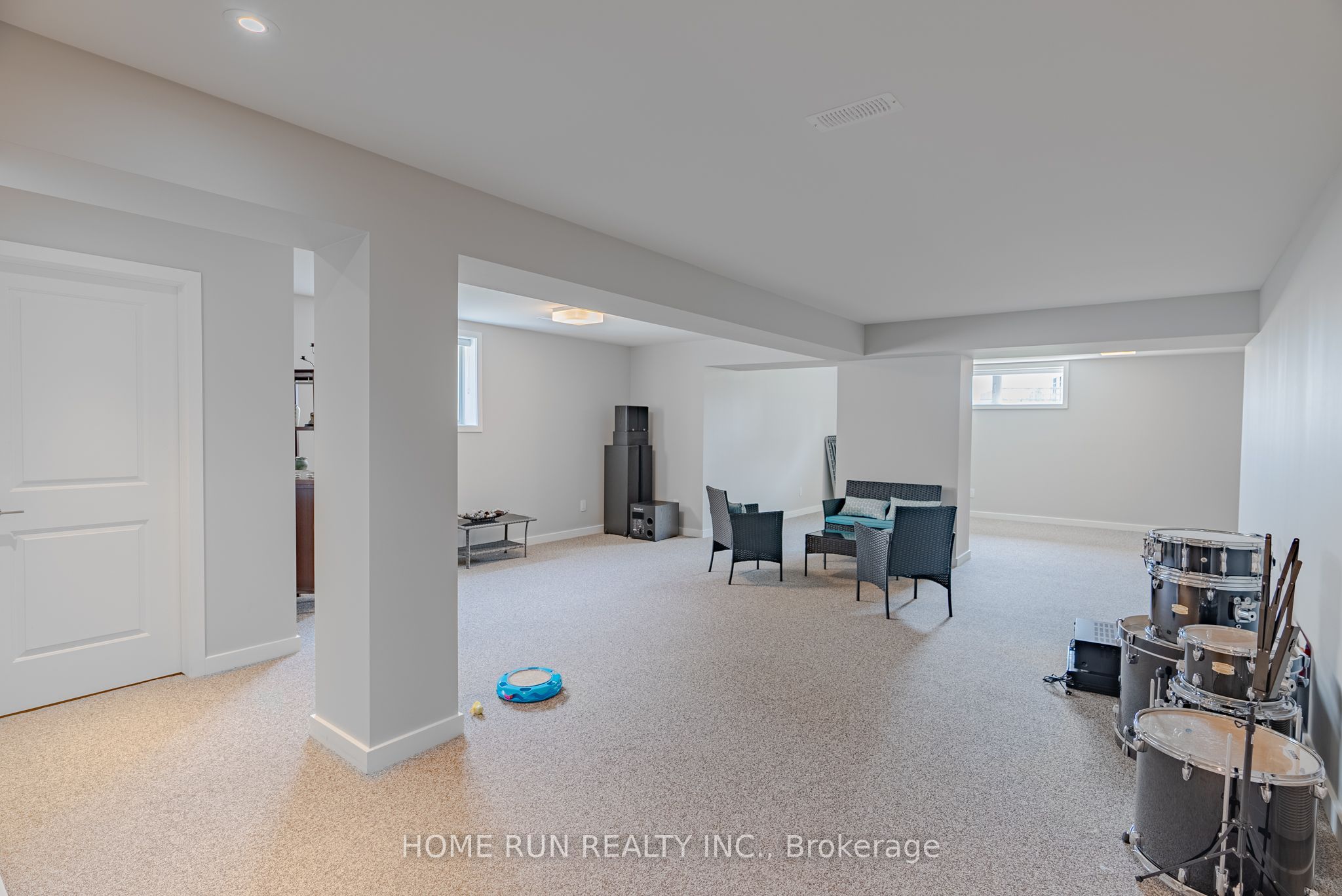 451 Longworth Avenue Property Photo 50