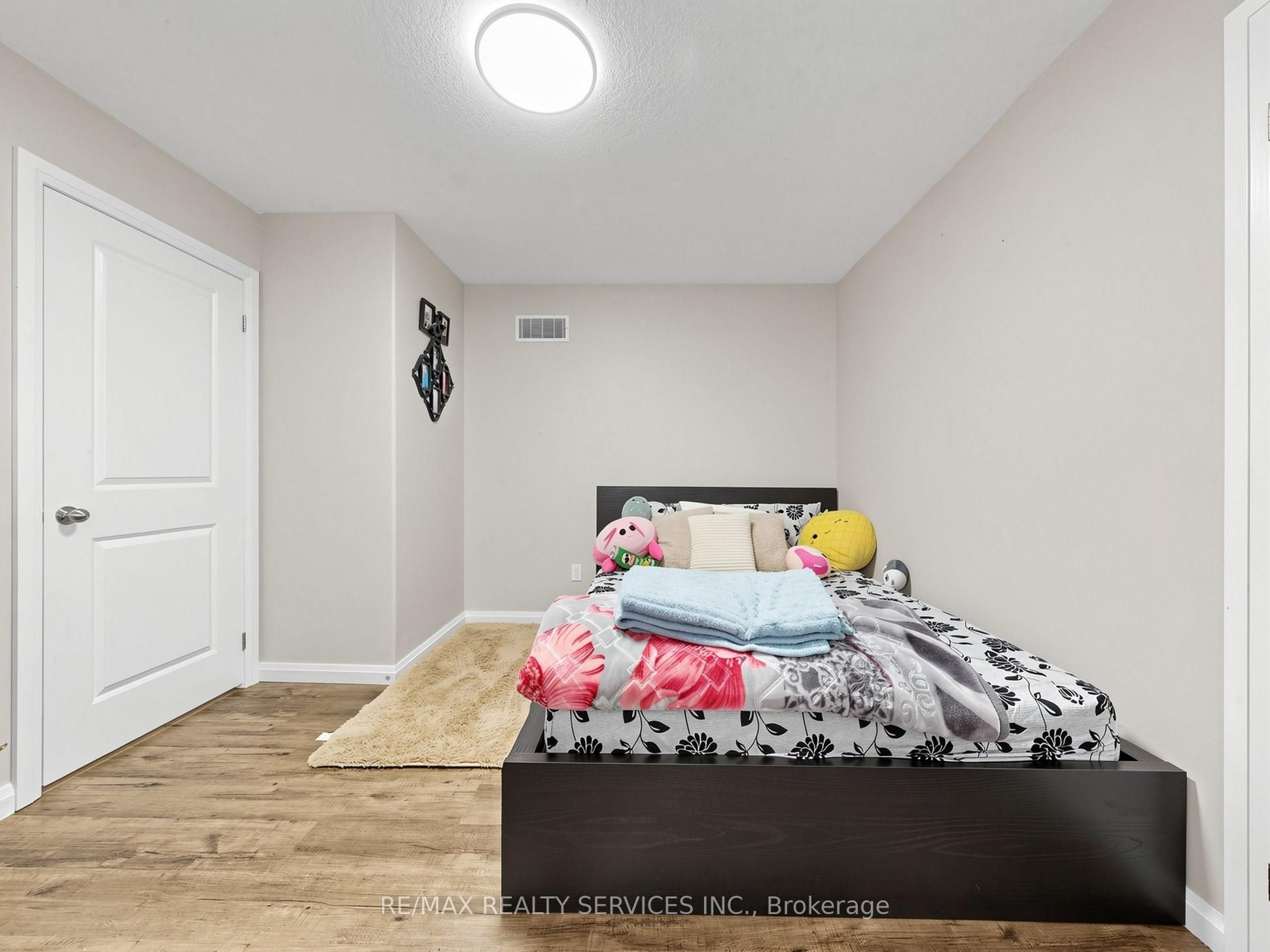 291 Hardcastle Drive Property Photo 26