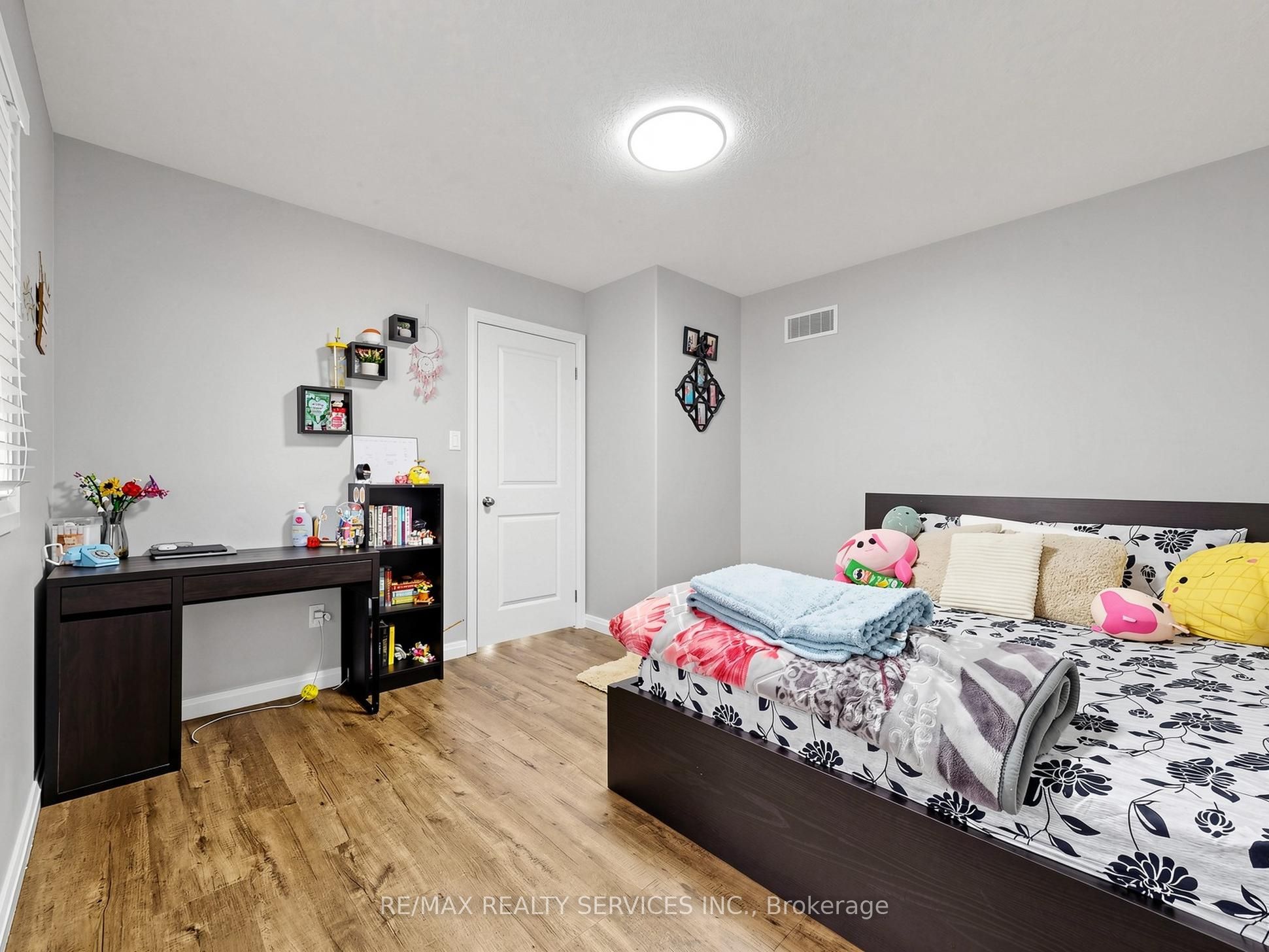 291 Hardcastle Drive Property Photo 27