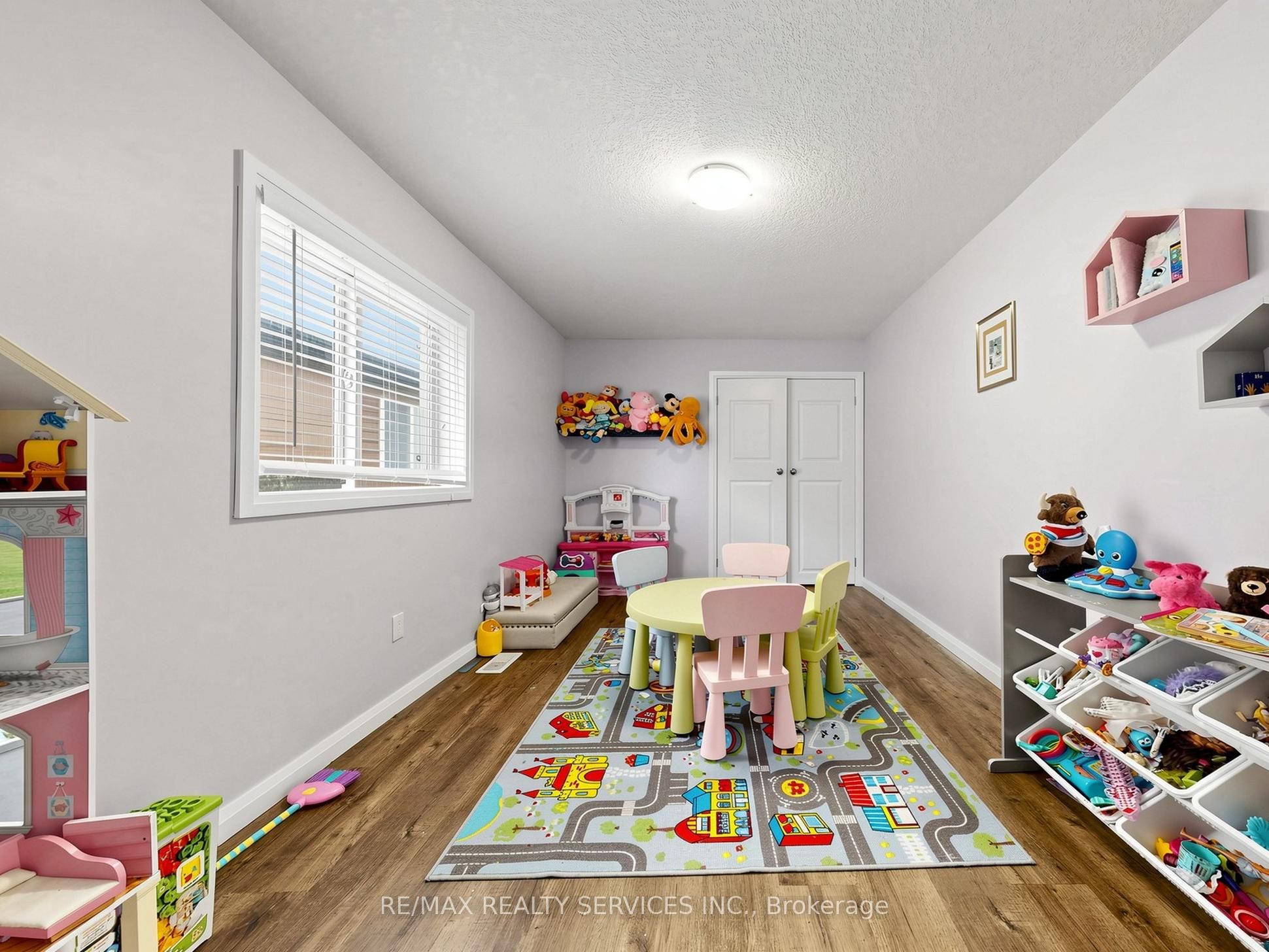 291 Hardcastle Drive Property Photo 35