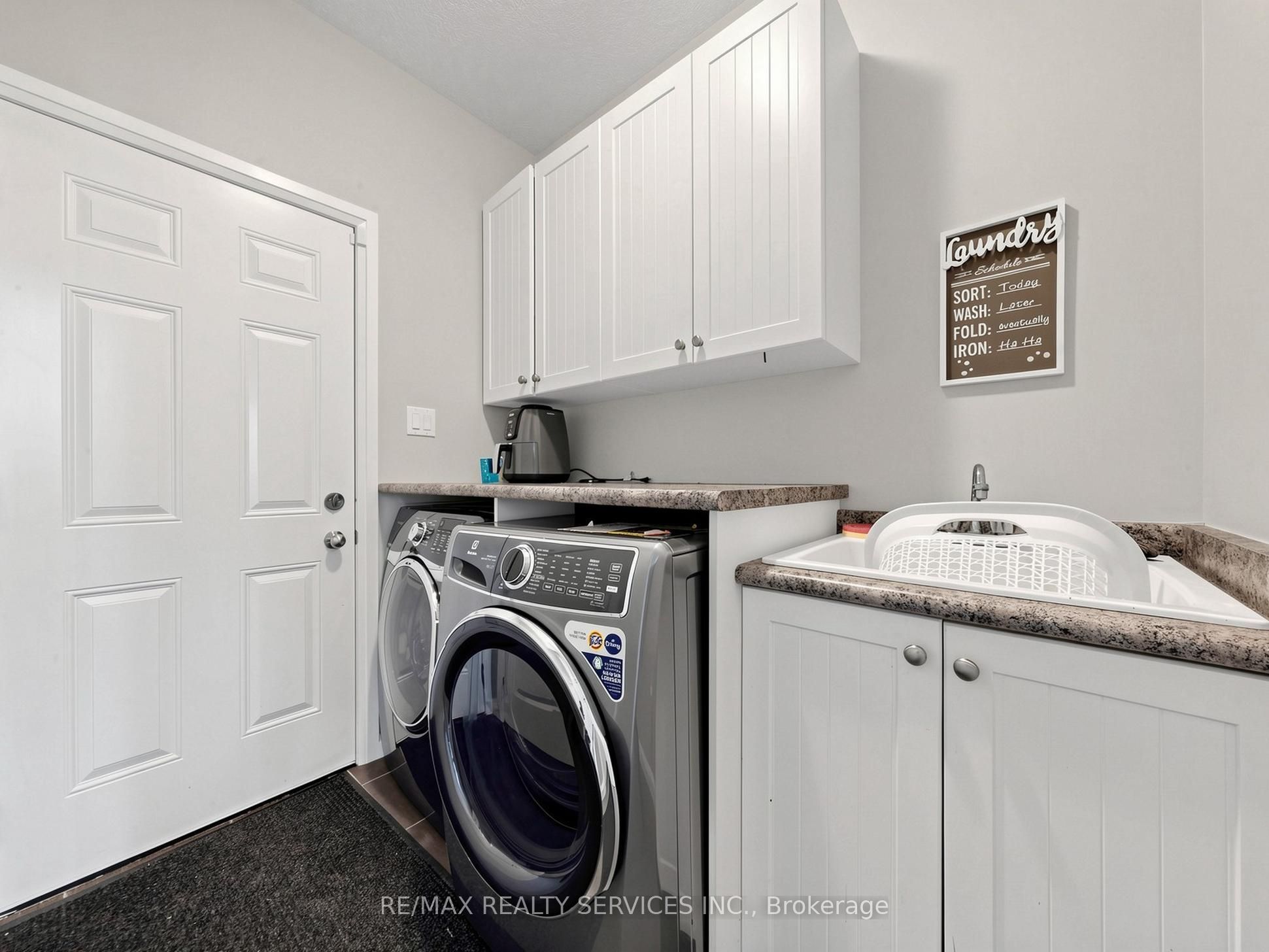 291 Hardcastle Drive Property Photo 37