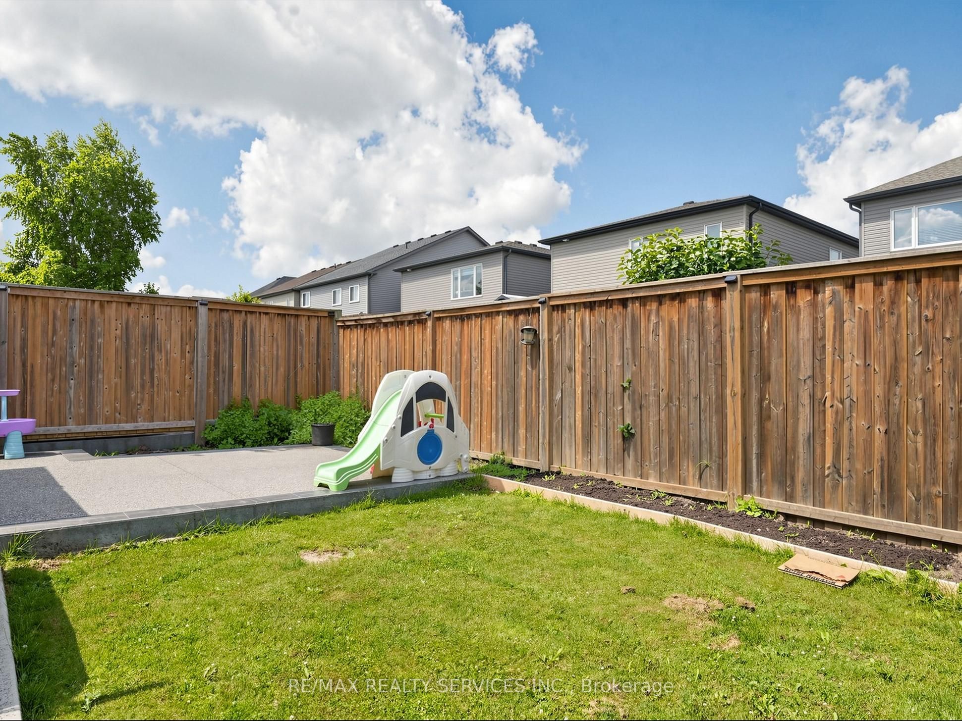 291 Hardcastle Drive Property Photo 43
