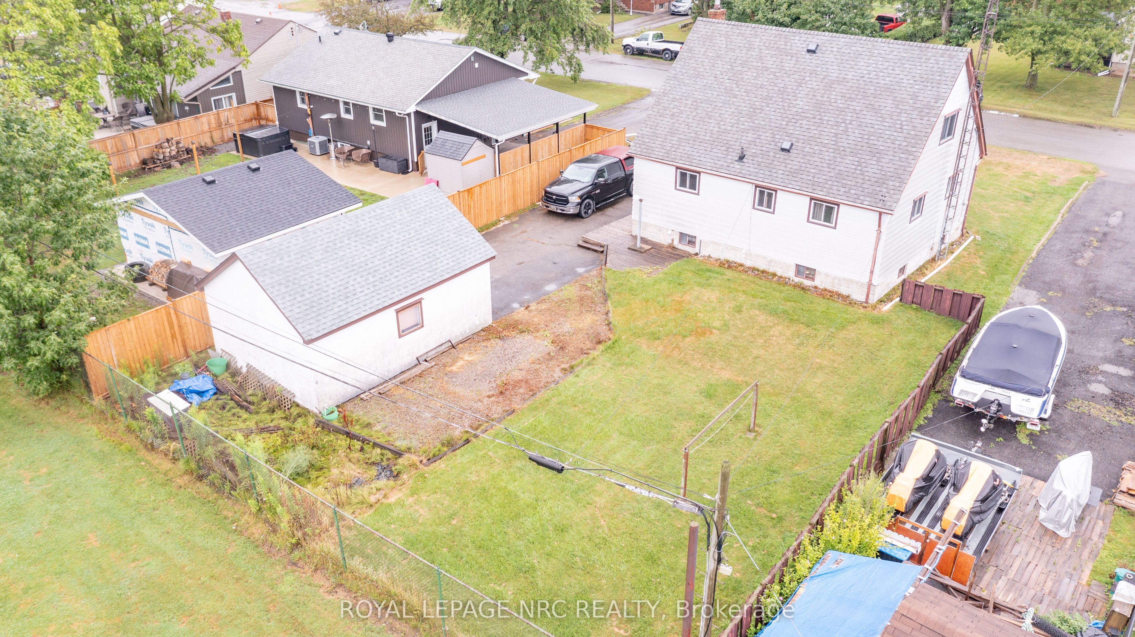 215 Knoll Street Property Photo 6