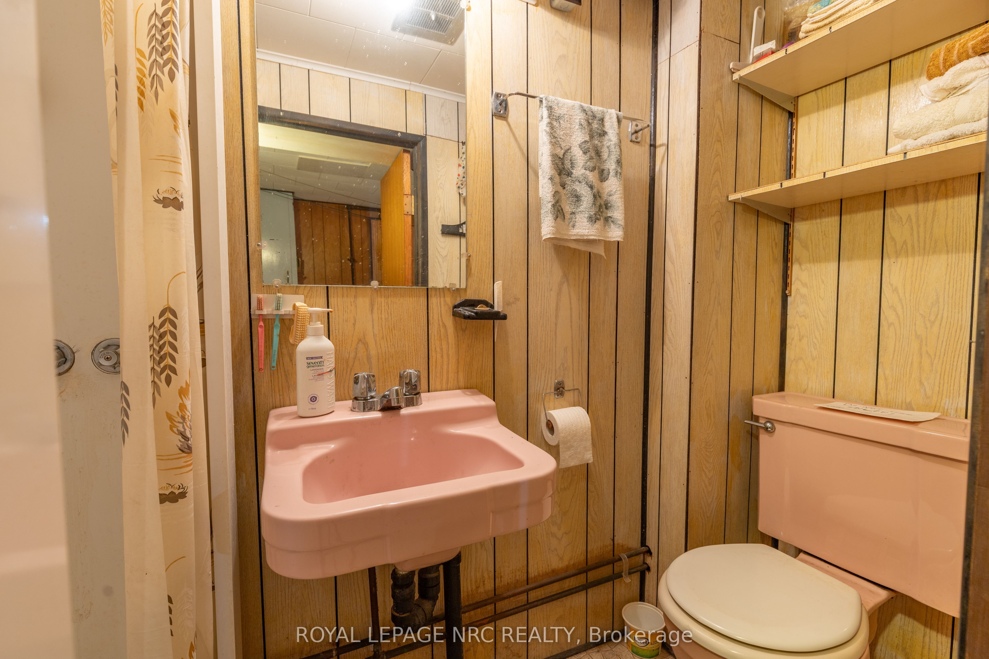 215 Knoll Street Property Photo 43