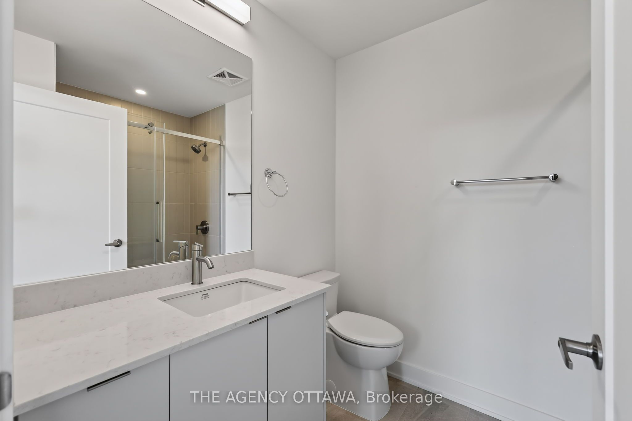 3085 Riverside Drive 204 Property Photo 14
