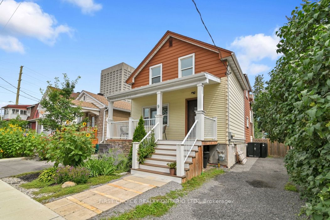 9 Huron Avenue N Property Photo 1