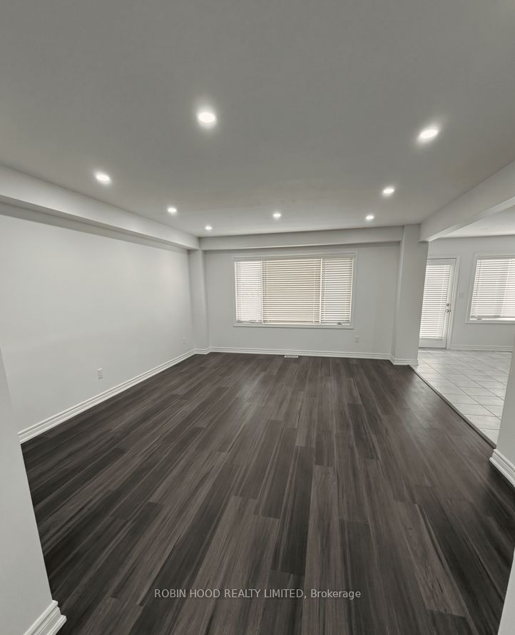 84 Hardcastle Drive Property Photo 2