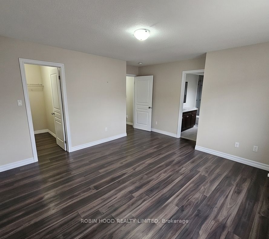 84 Hardcastle Drive Property Photo 6