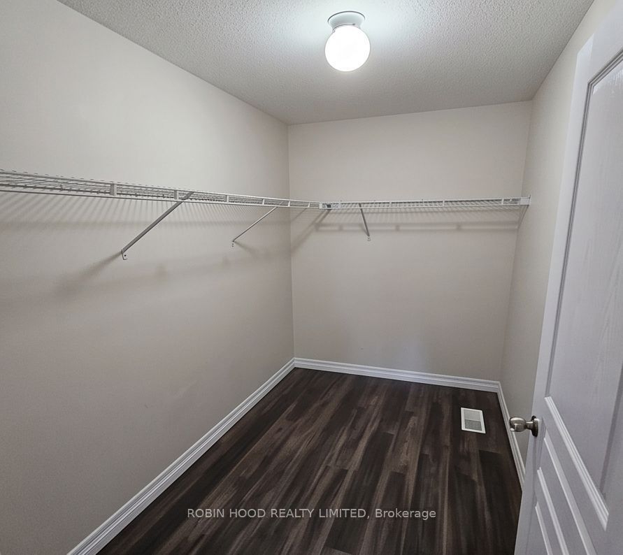 84 Hardcastle Drive Property Photo 8