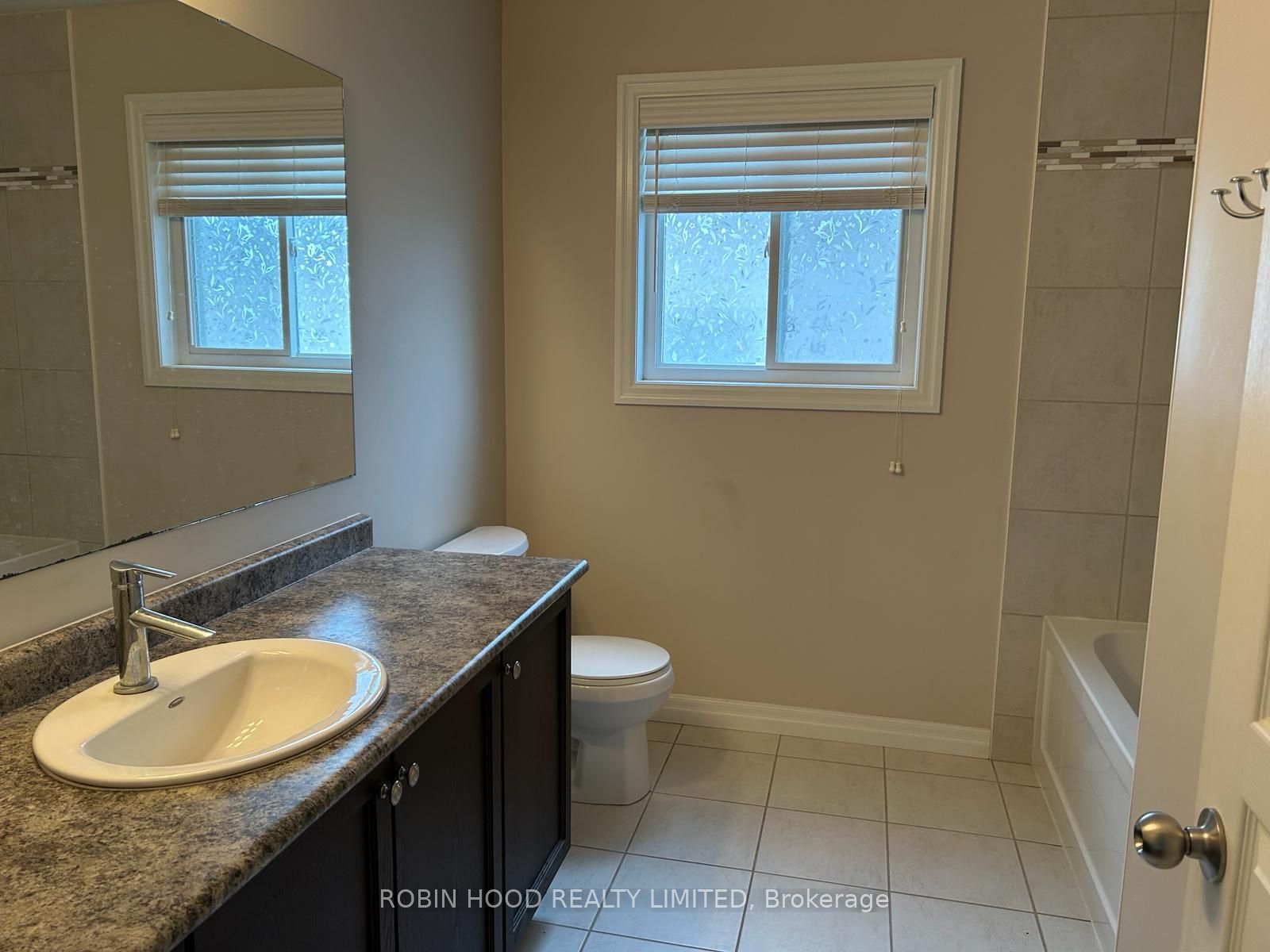 84 Hardcastle Drive Property Photo 12