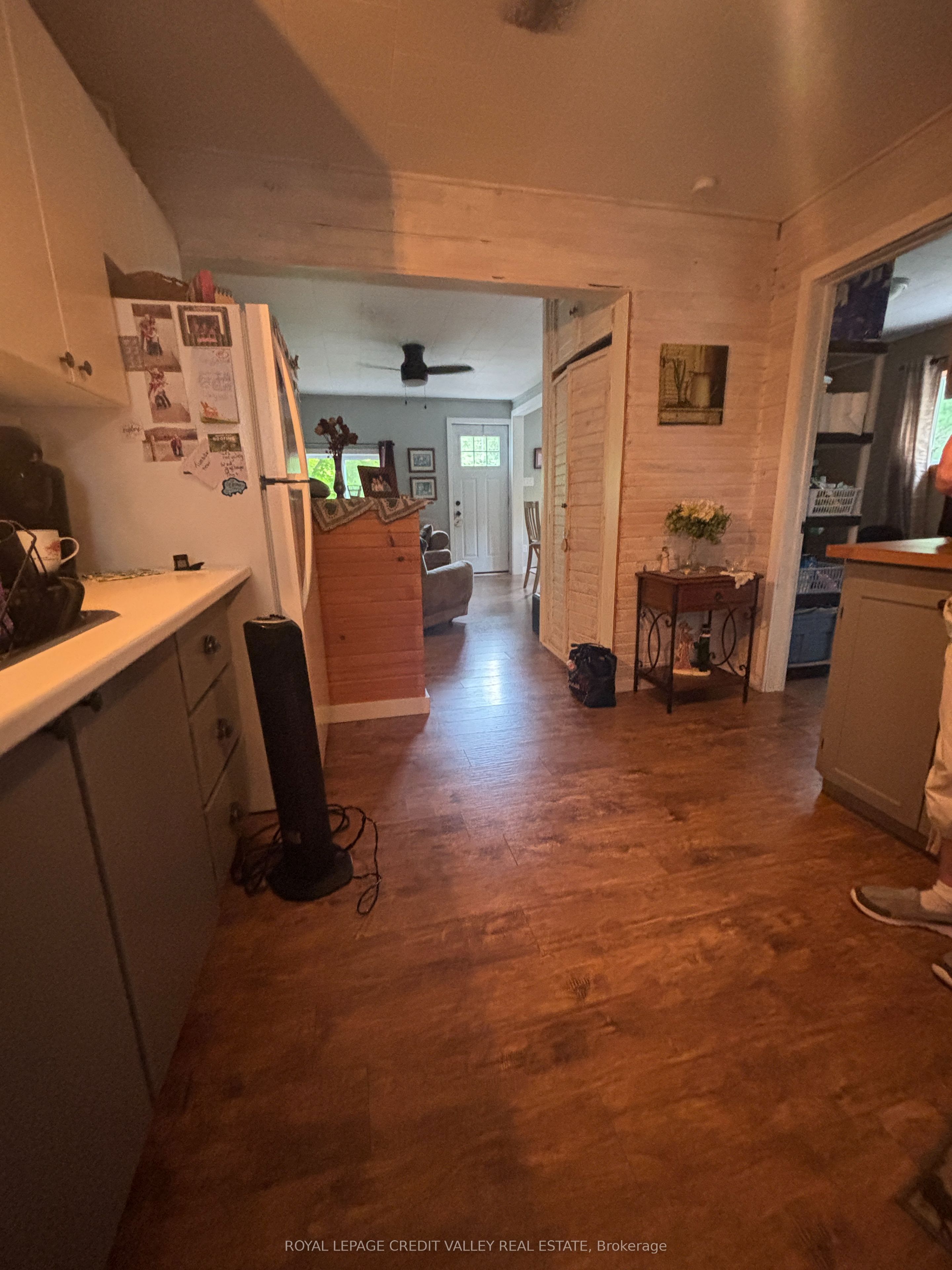 39 Cleak Avenue N Property Photo 11