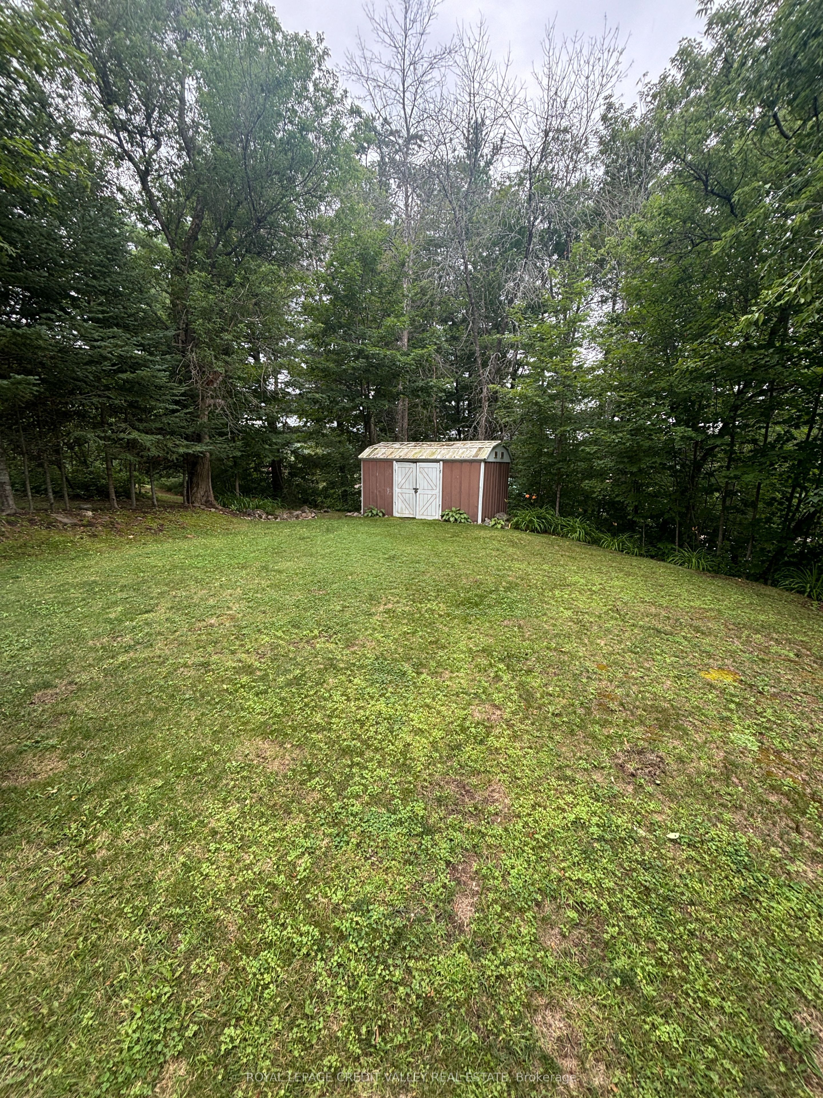 39 Cleak Avenue N Property Photo 22