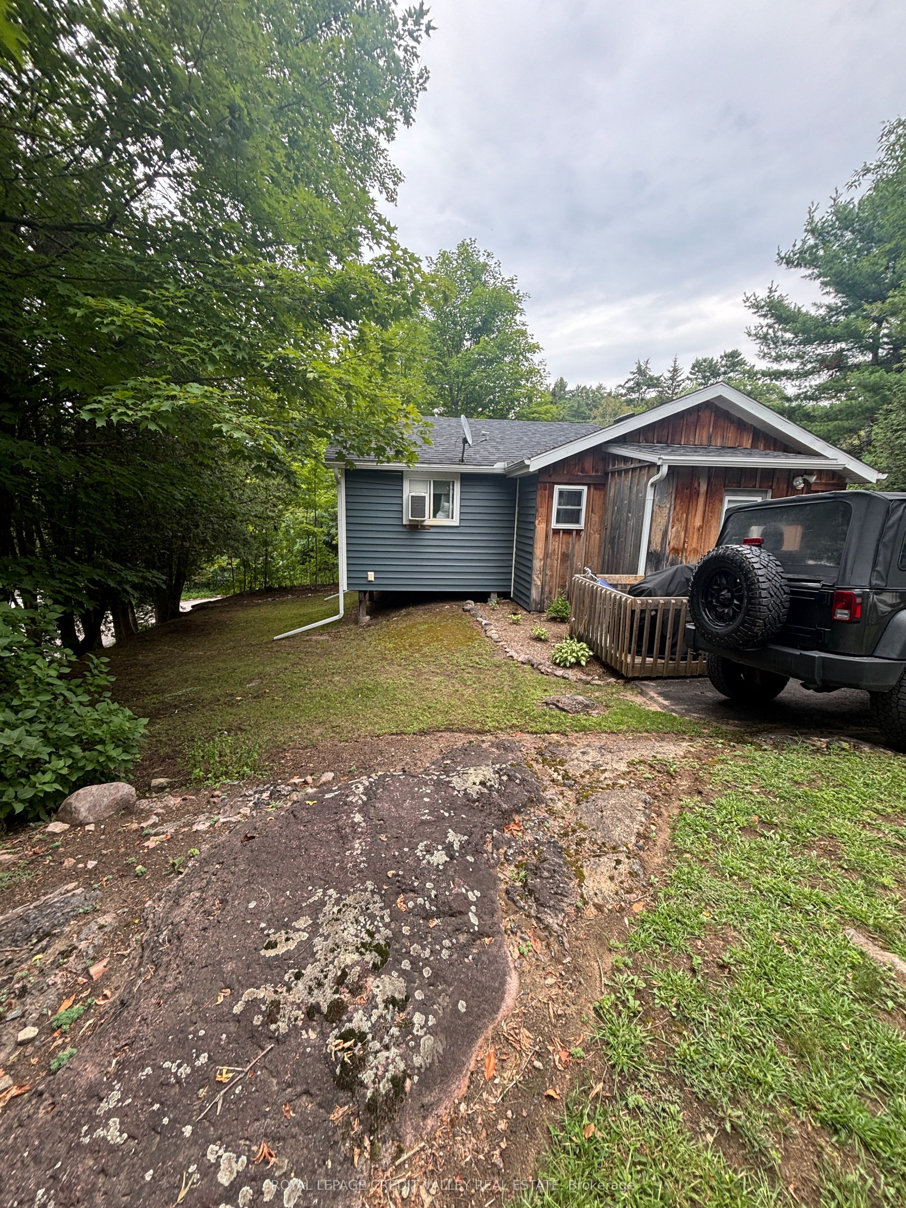39 Cleak Avenue N Property Photo 25