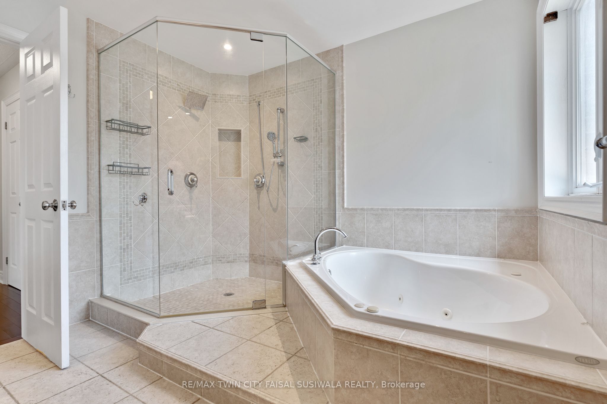 32 Pennsylvania Crescent Property Photo 27
