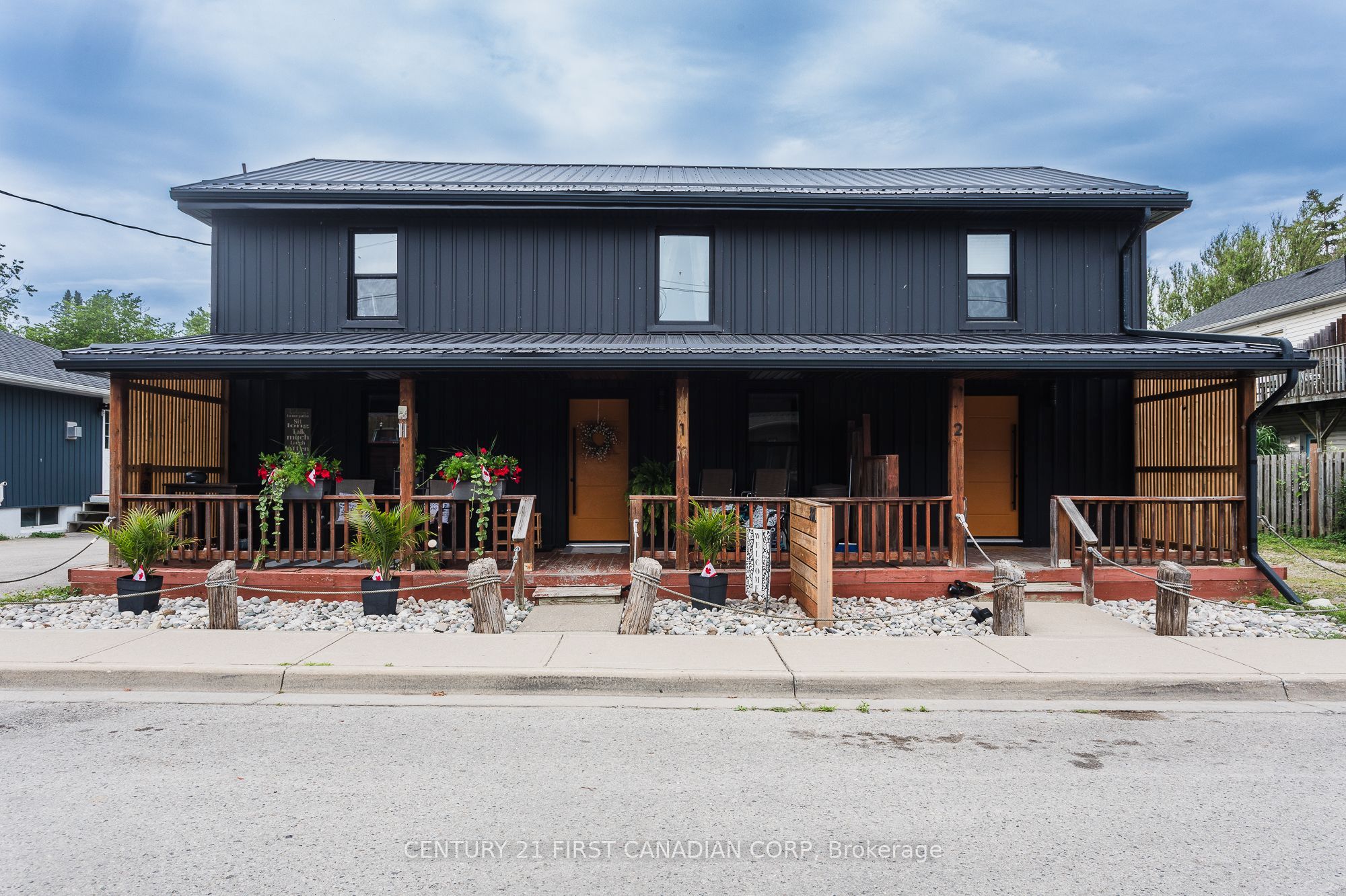 331 Erie Street Property Photo 2