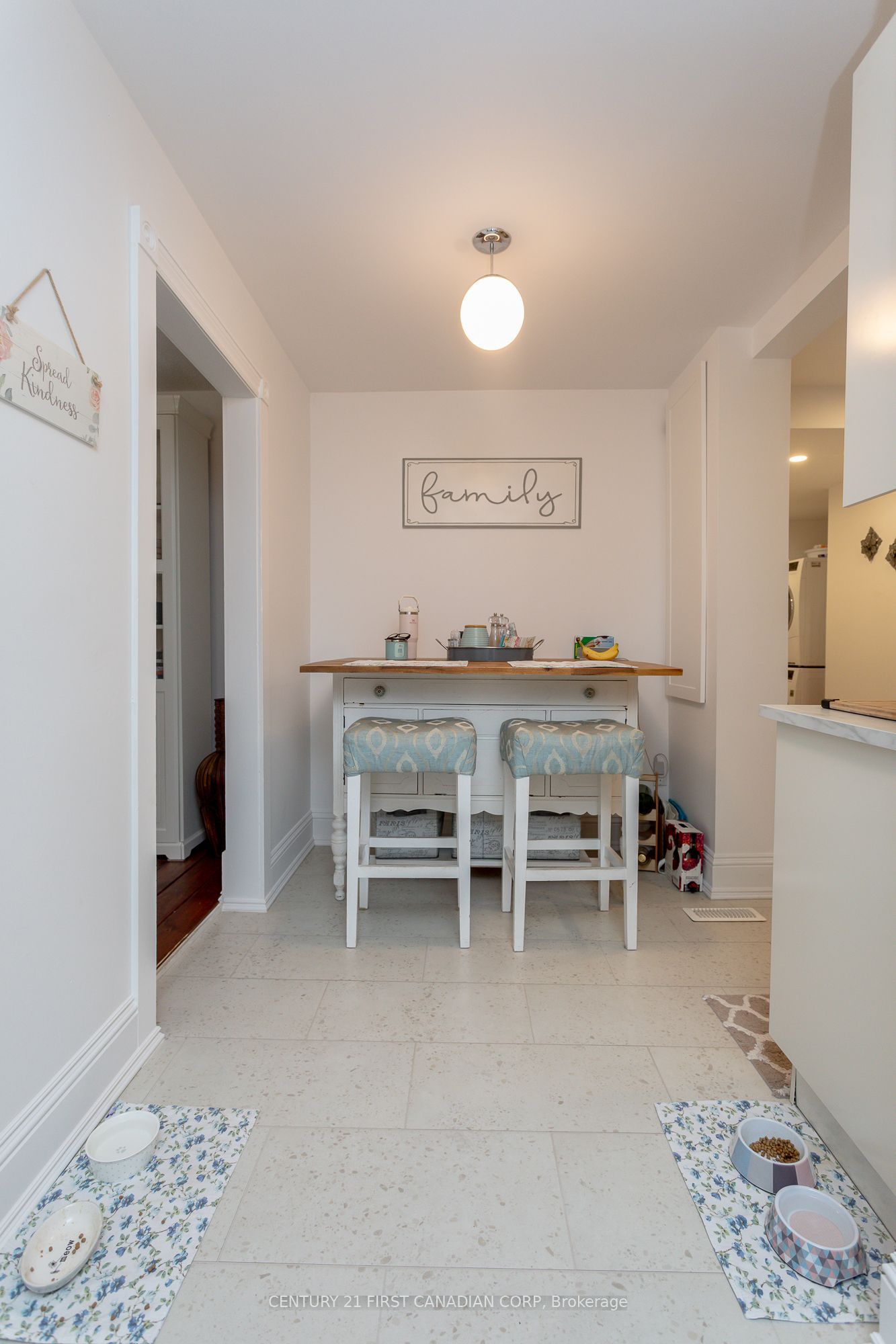 331 Erie Street Property Photo 5