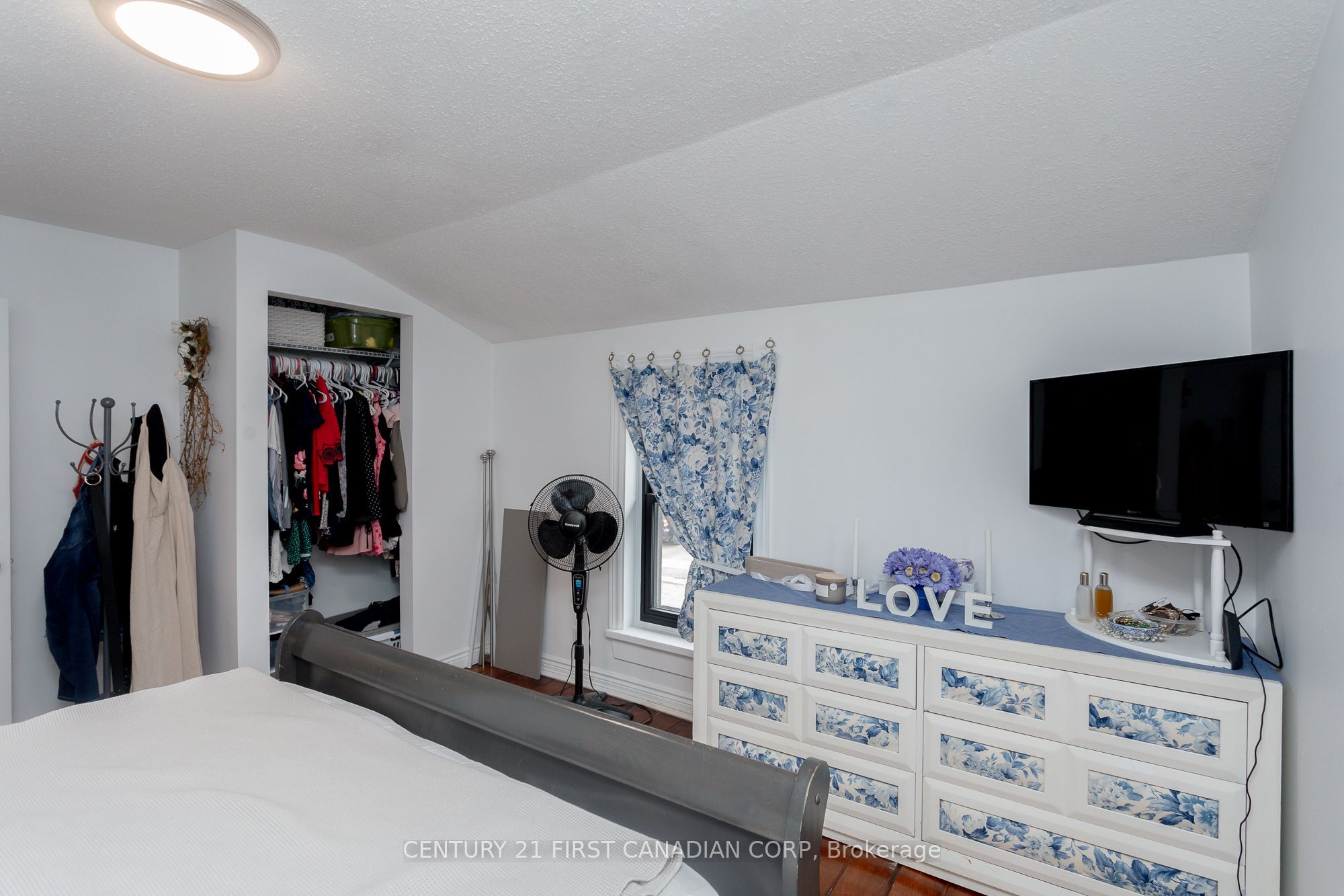 331 Erie Street Property Photo 14