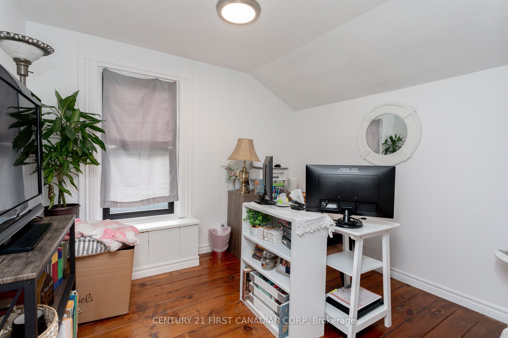 331 Erie Street Property Photo 15