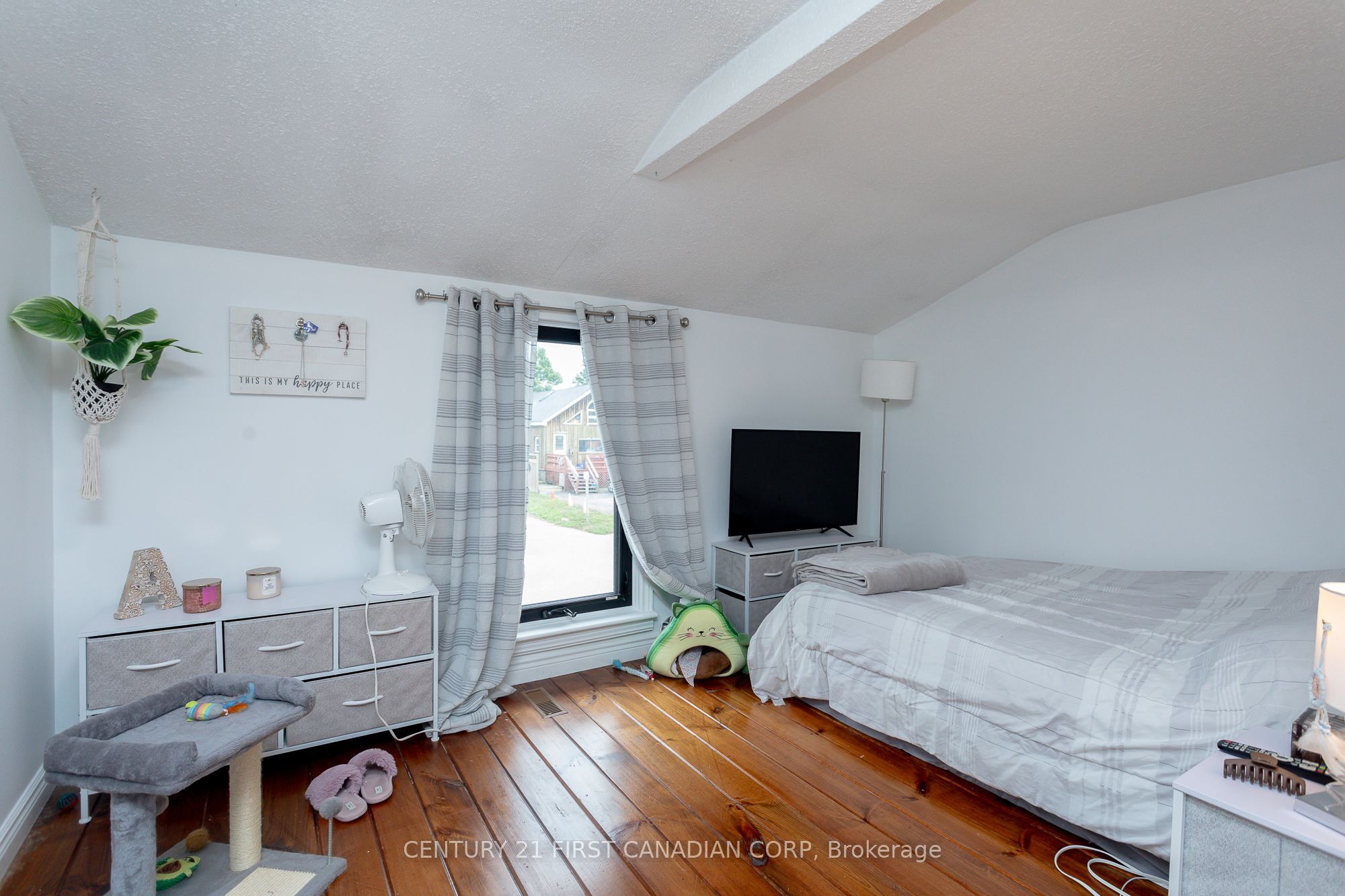 331 Erie Street Property Photo 16
