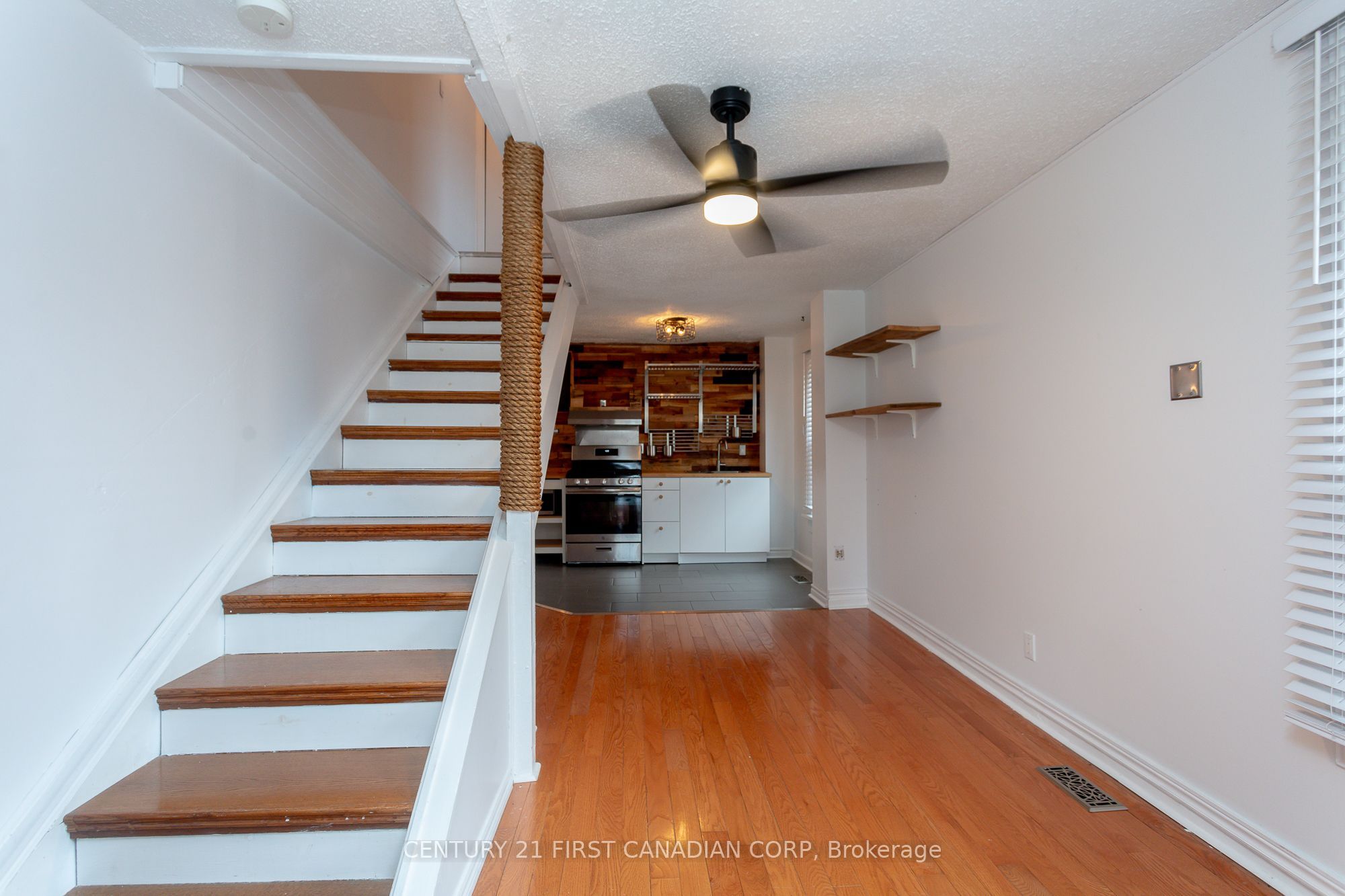 331 Erie Street Property Photo 20