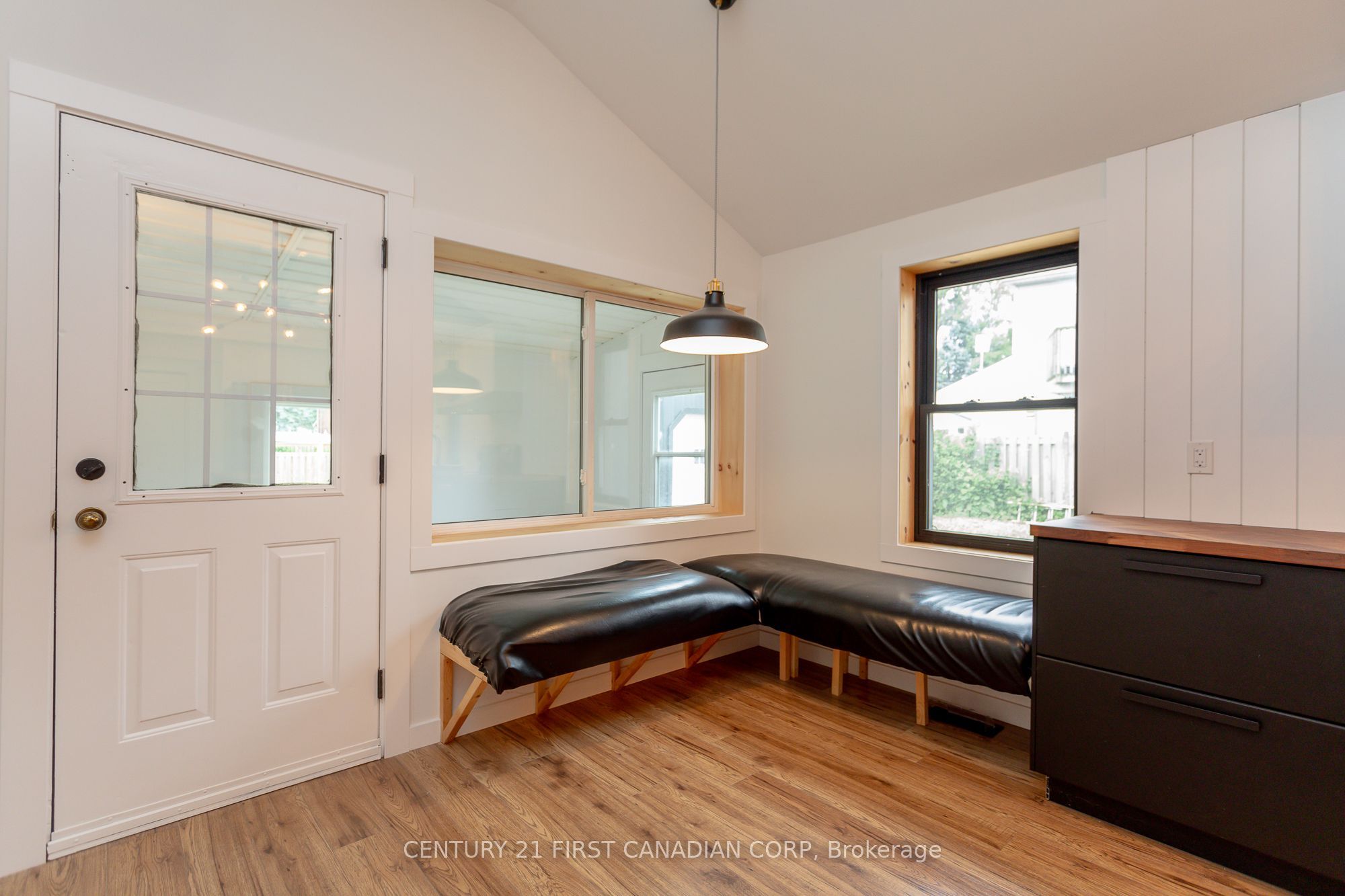 331 Erie Street Property Photo 29