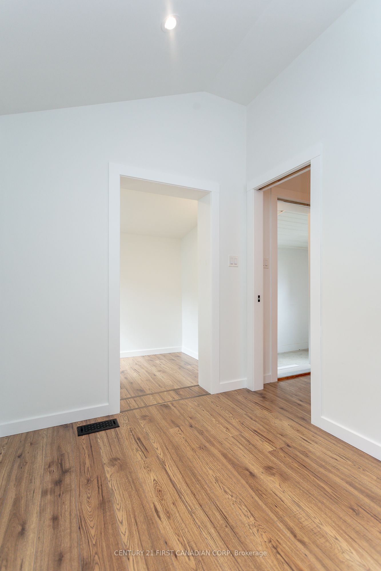 331 Erie Street Property Photo 34