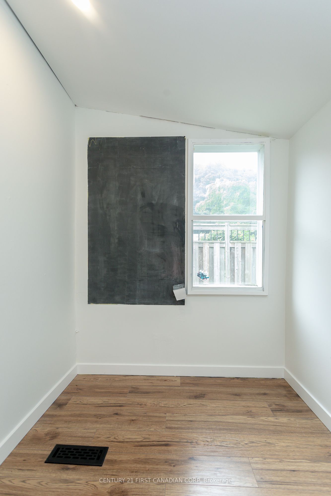 331 Erie Street Property Photo 35
