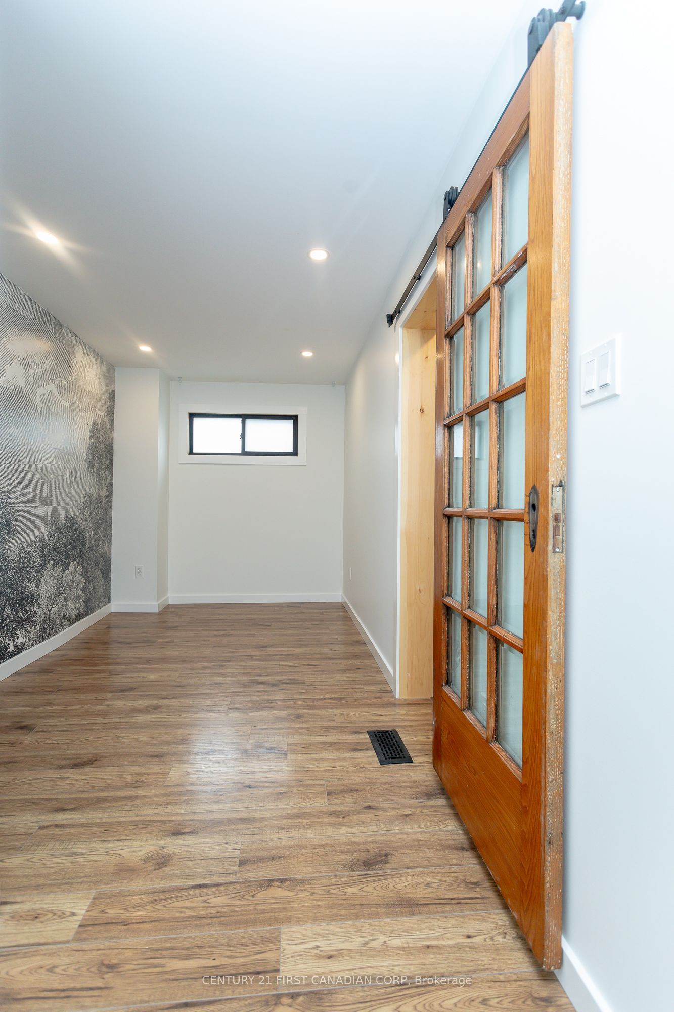 331 Erie Street Property Photo 37