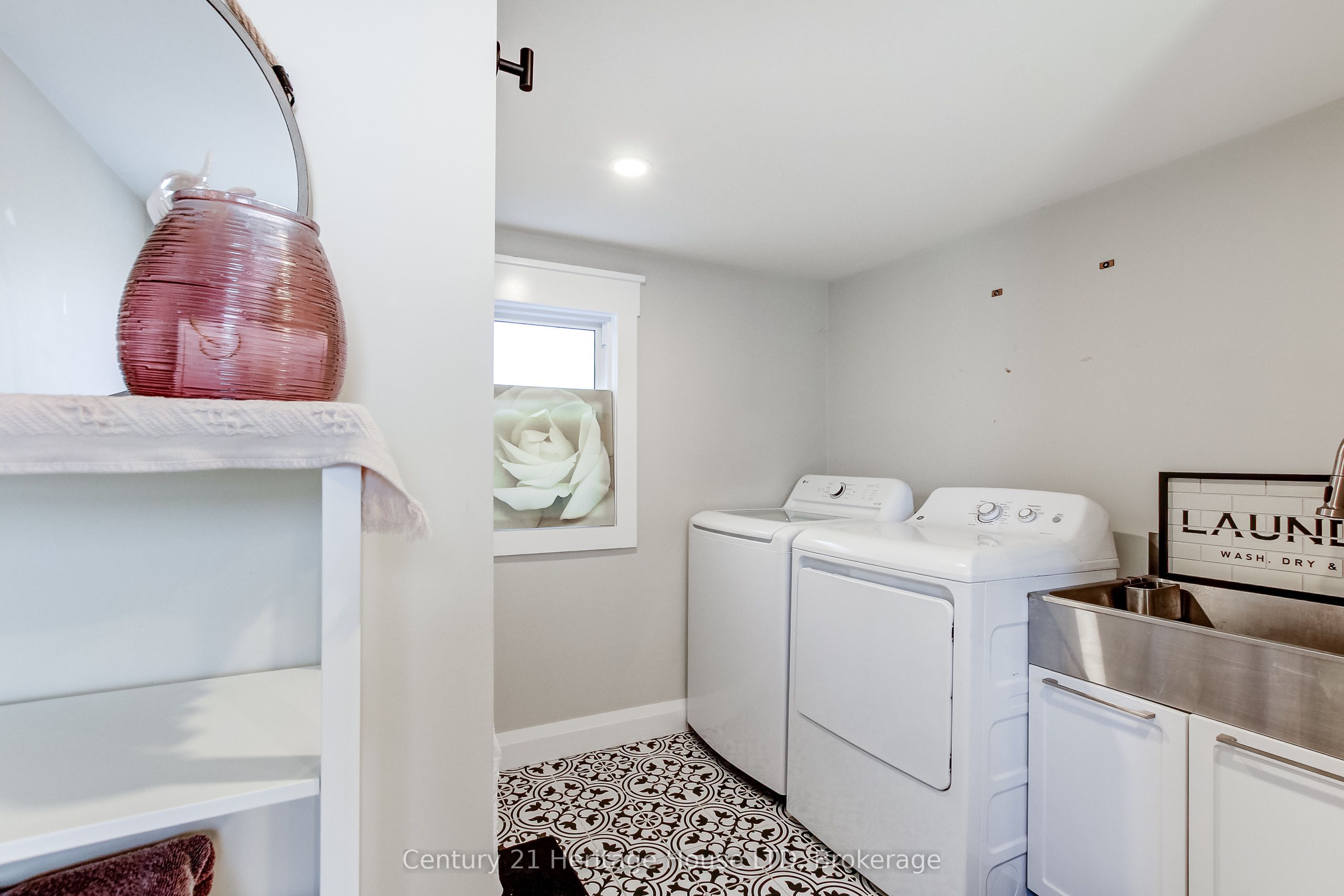3820 Terrace Lane Property Photo 12