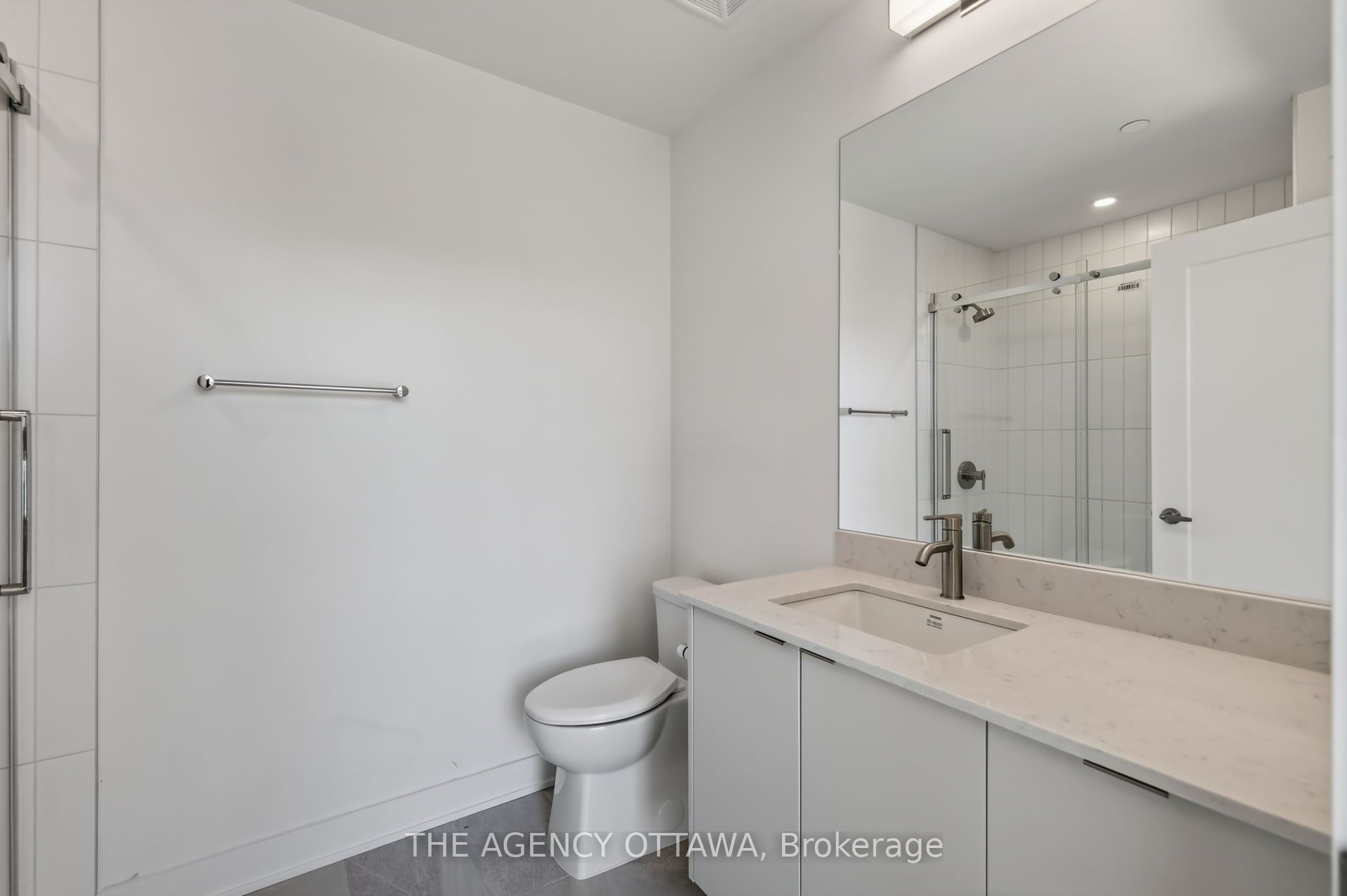 3085 Riverside Drive 303 Property Photo 13