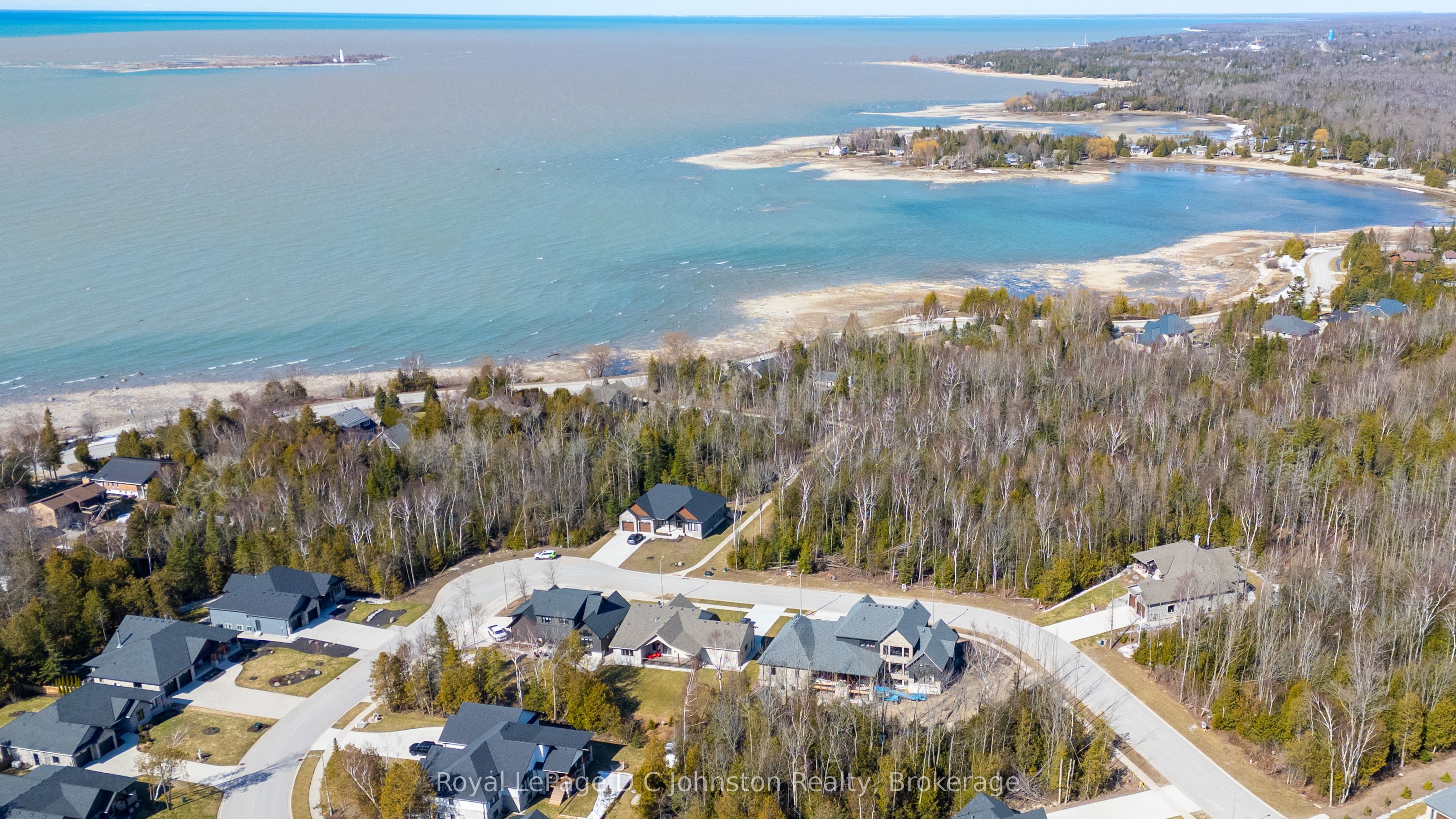 13 Lakeside Woods Crescent Property Photo 2