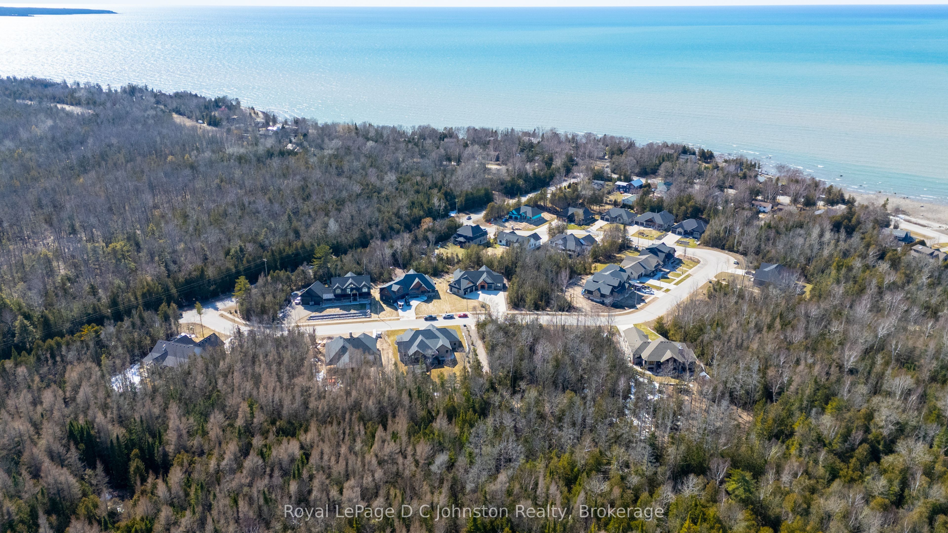 13 Lakeside Woods Crescent Property Photo 5