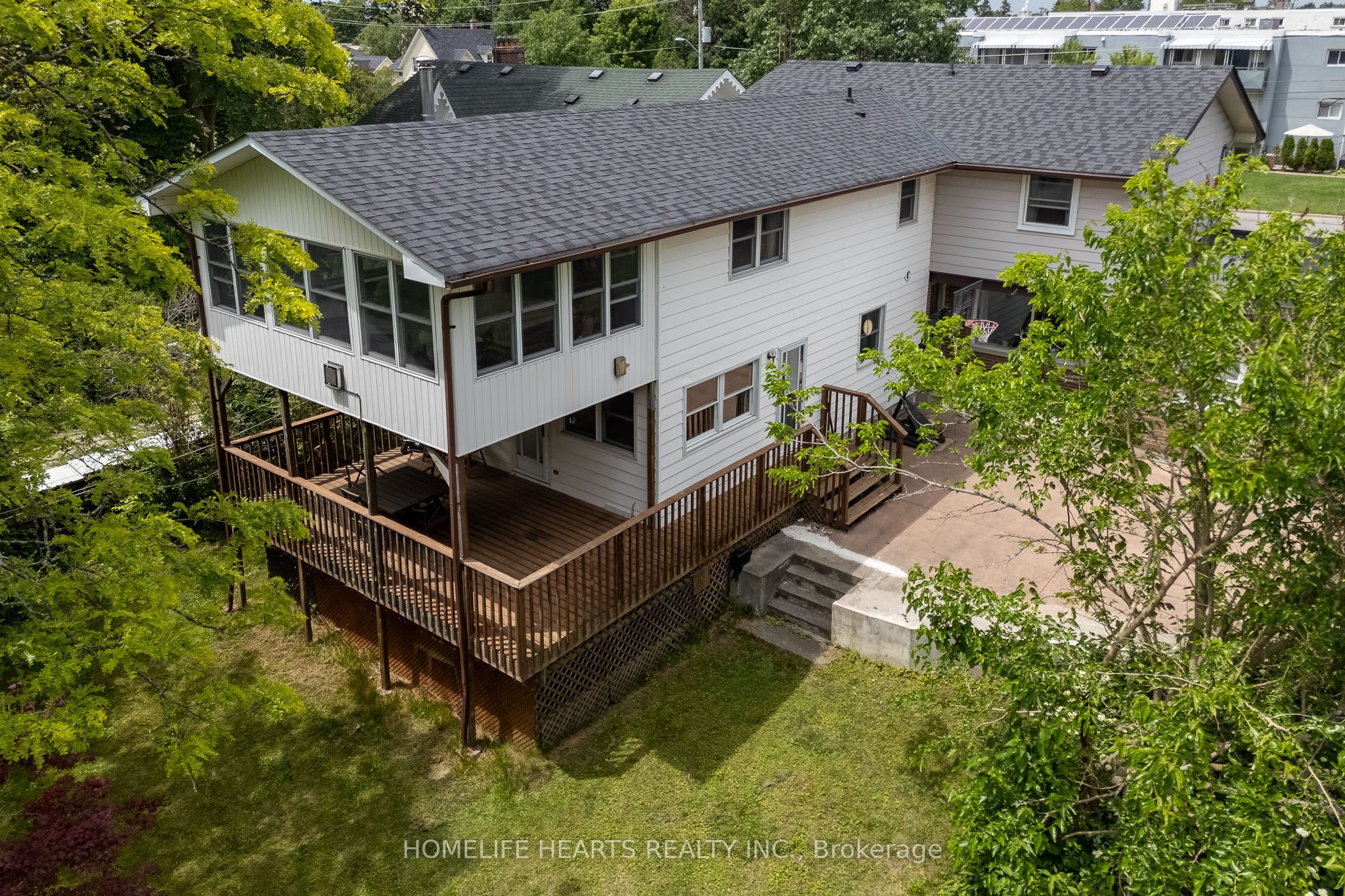 227 Queen Street Property Photo 7