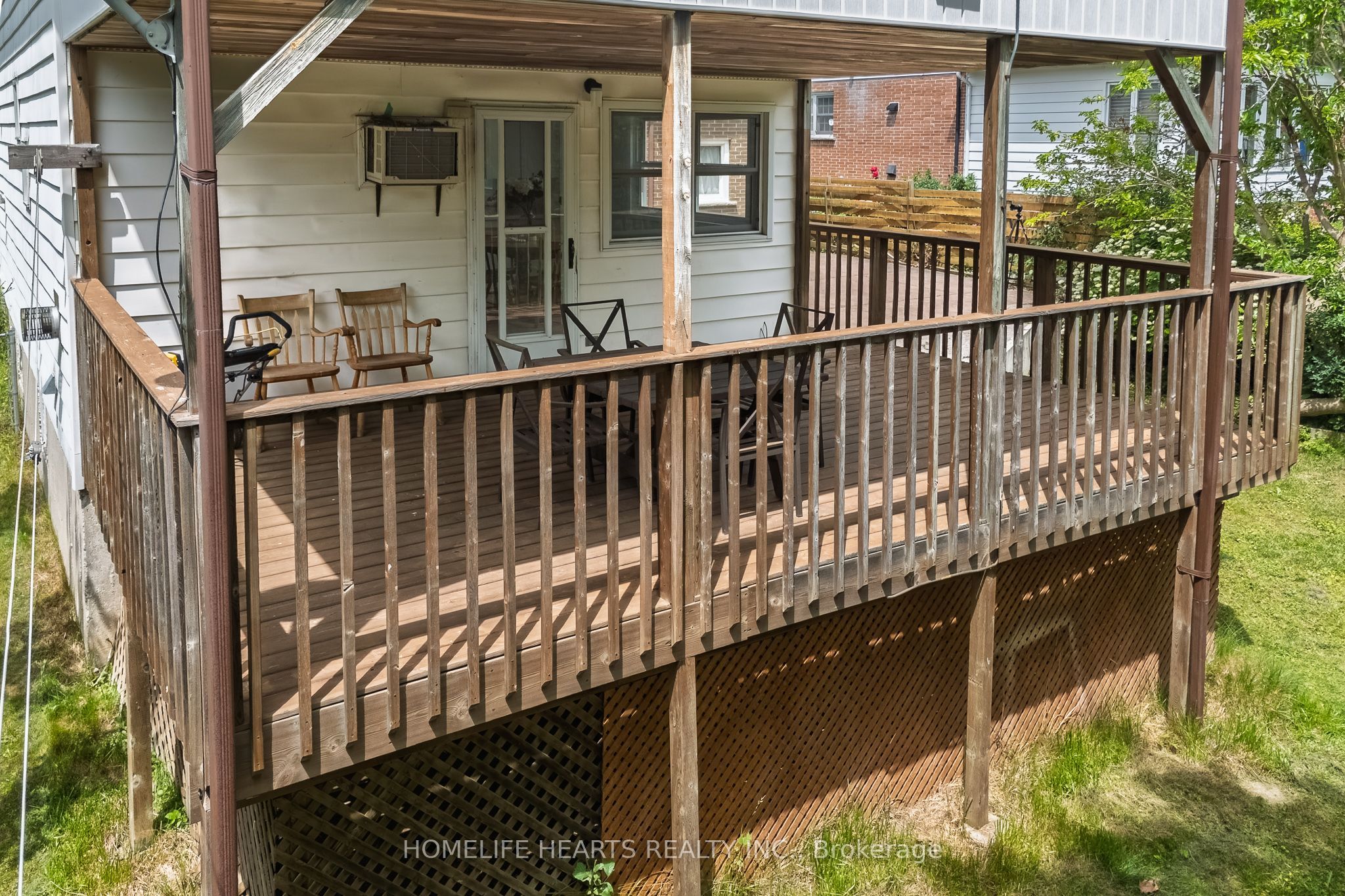 227 Queen Street Property Photo 9