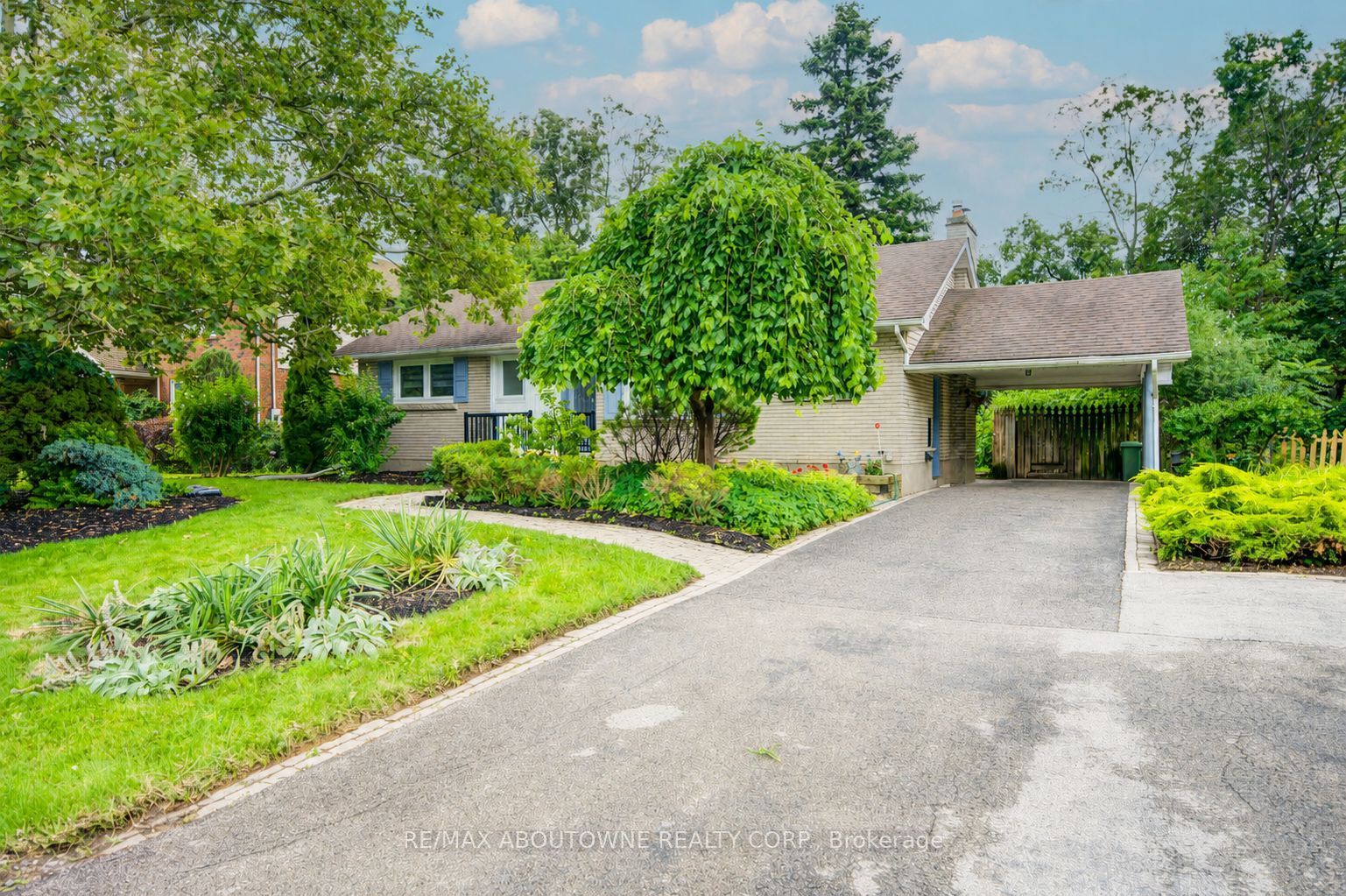 30 Dale Avenue Property Photo 1