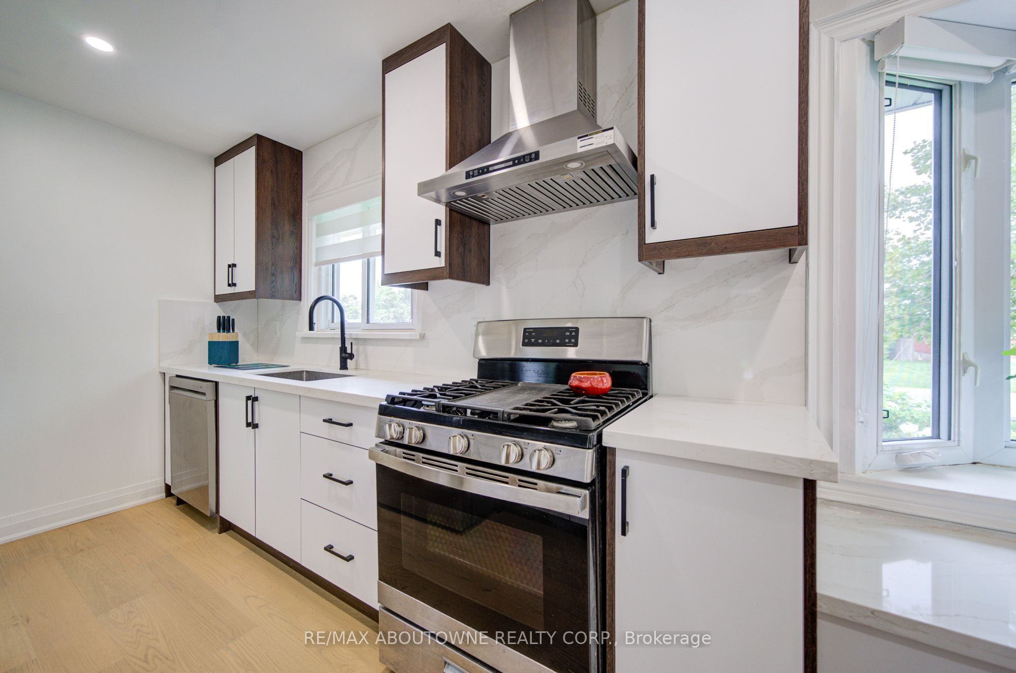 30 Dale Avenue Property Photo 10