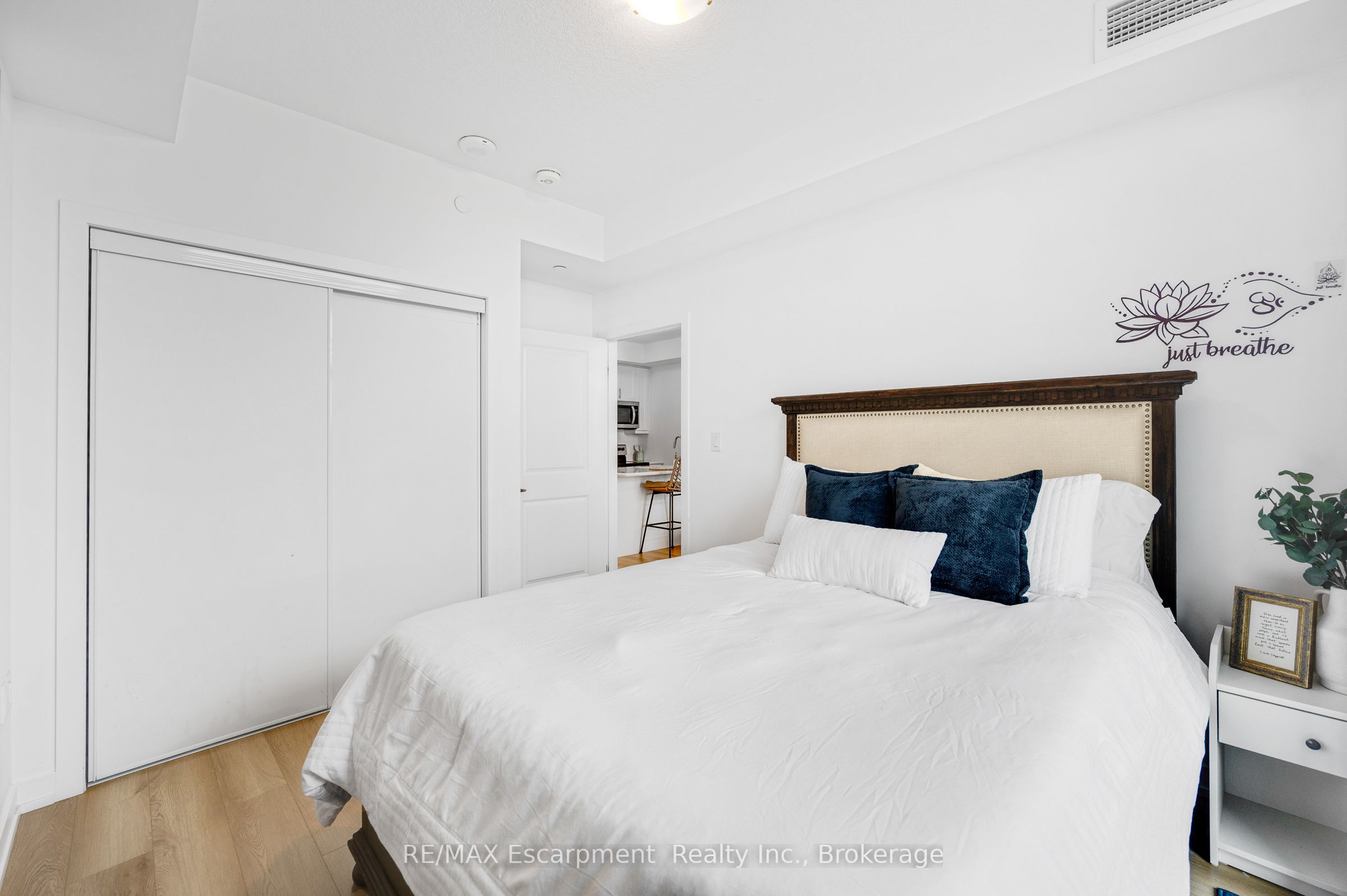 470 Dundas Street E 309 Property Photo 17