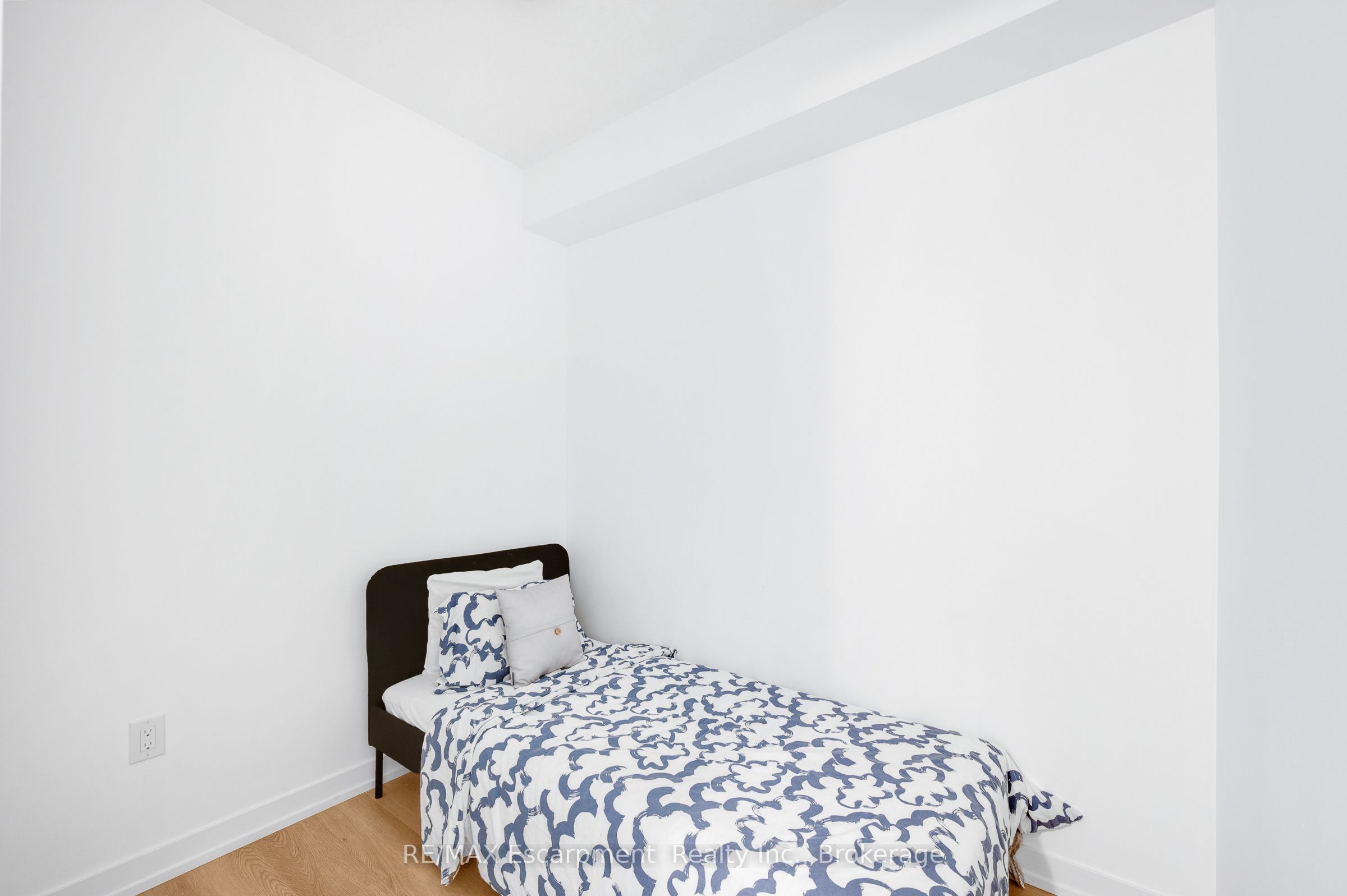 470 Dundas Street E 309 Property Photo 18