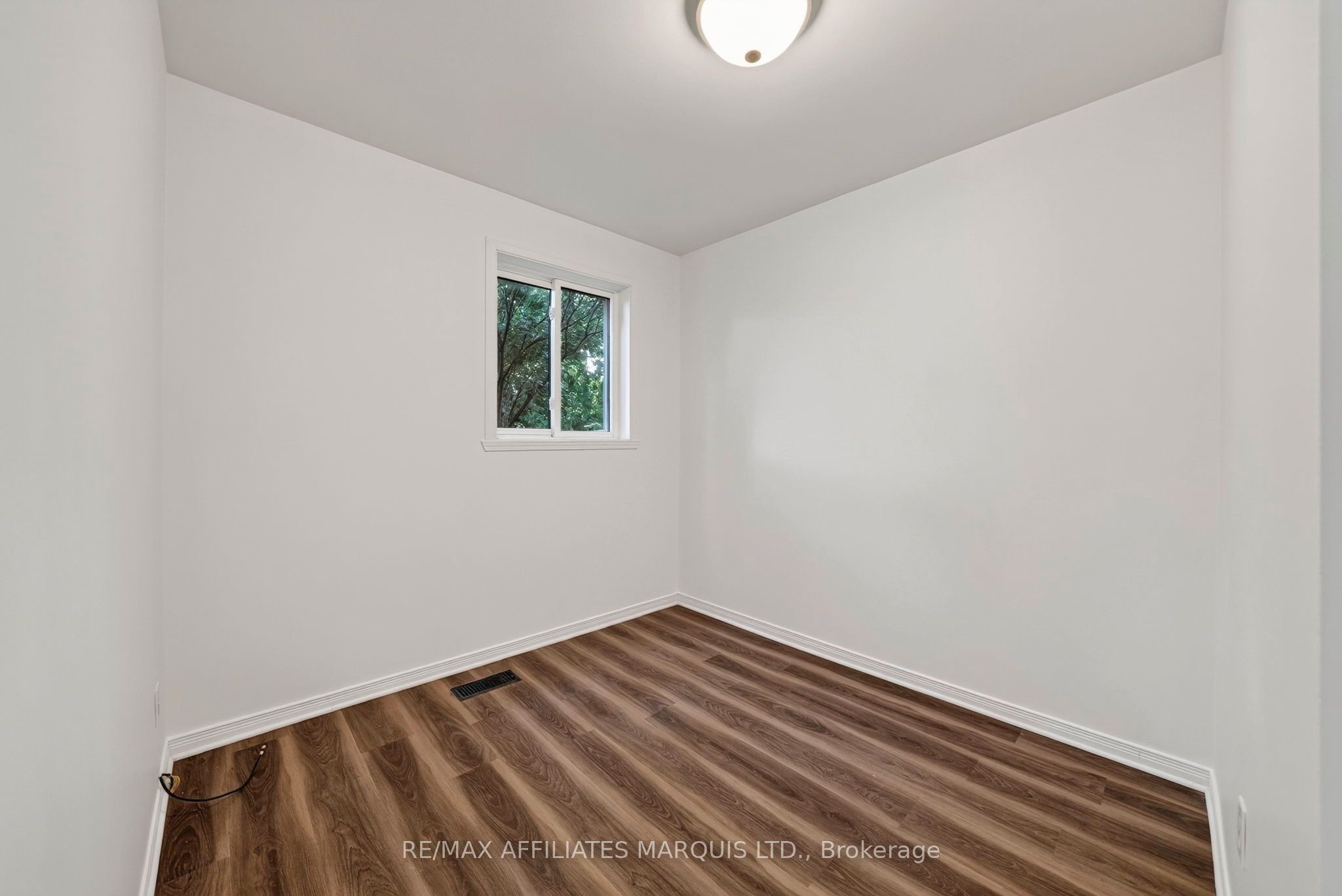 331 Carleton Street Property Photo 8
