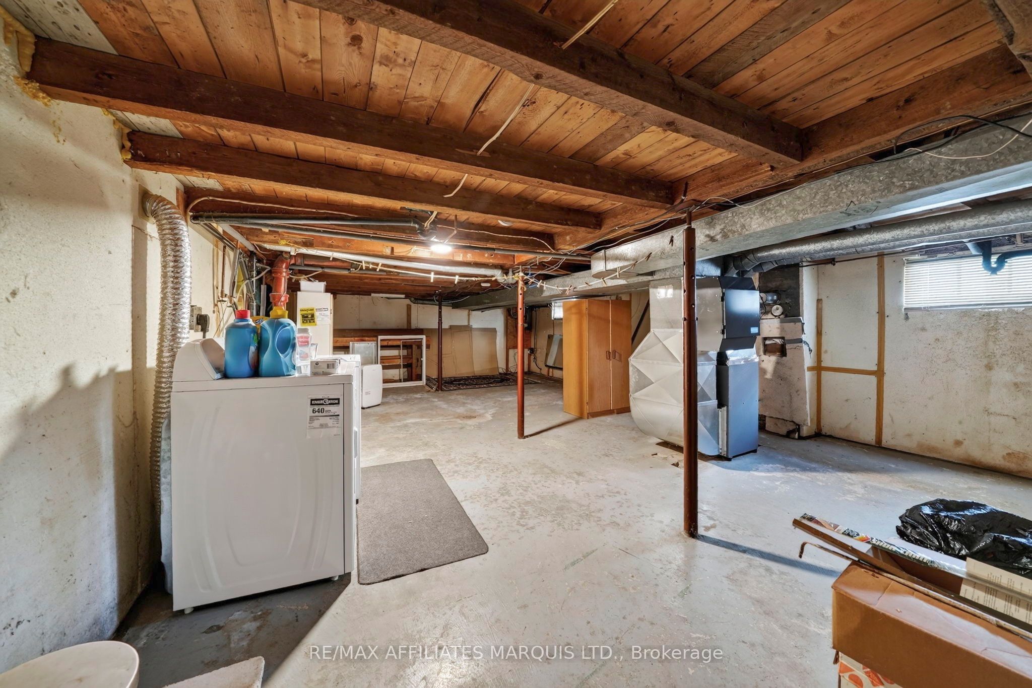 331 Carleton Street Property Photo 13